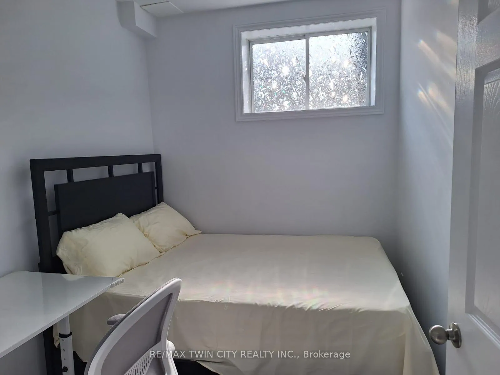 Photo 18 of 15 Spring Creek Street, Kitchener, Grand River South — HOMEH