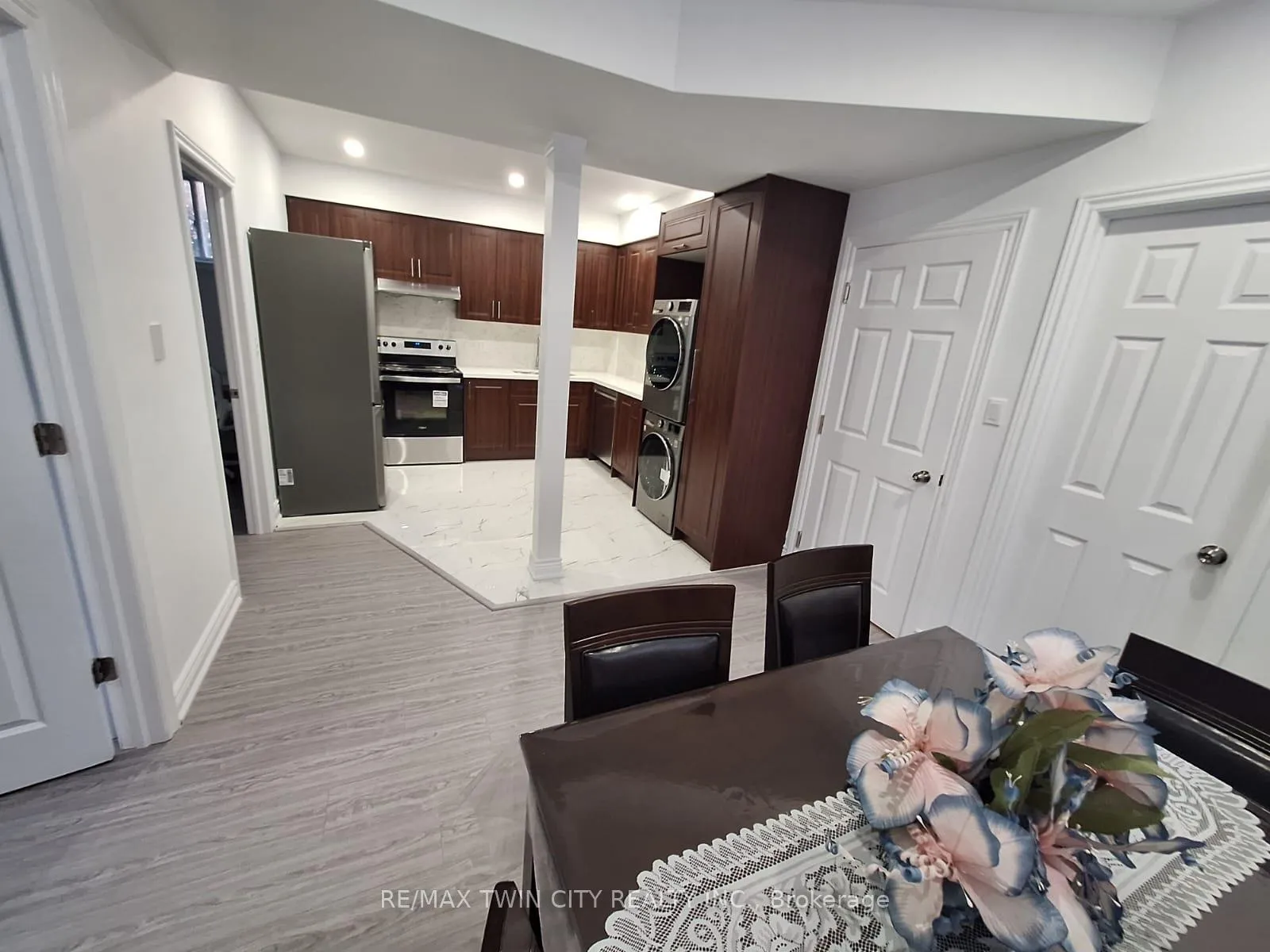 Photo 21 of 15 Spring Creek Street, Kitchener, Grand River South — HOMEH