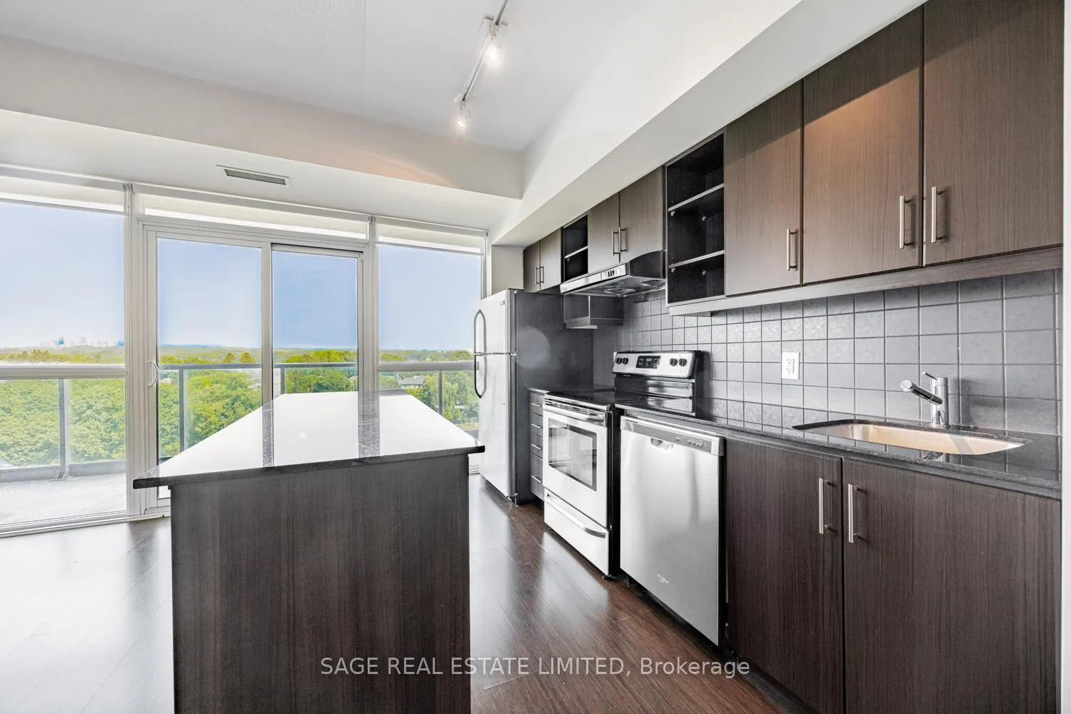 Photo 3 of Unit 803, 35 Brian Peck Crescent, Toronto, Thorncliffe Park — HOMEH