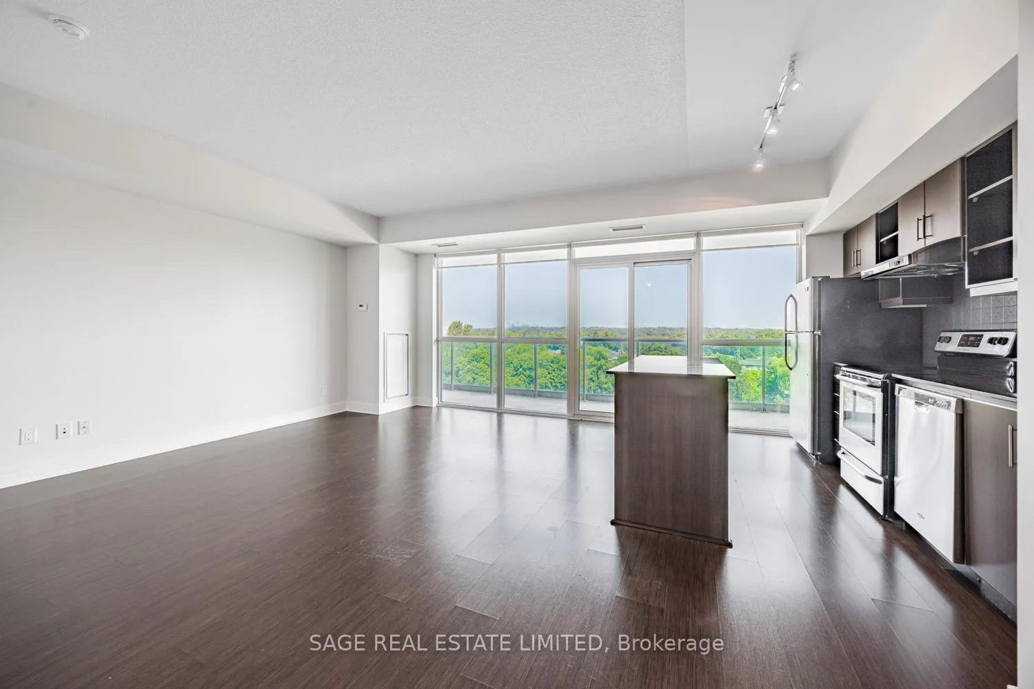 Photo 4 of Unit 803, 35 Brian Peck Crescent, Toronto, Thorncliffe Park — HOMEH
