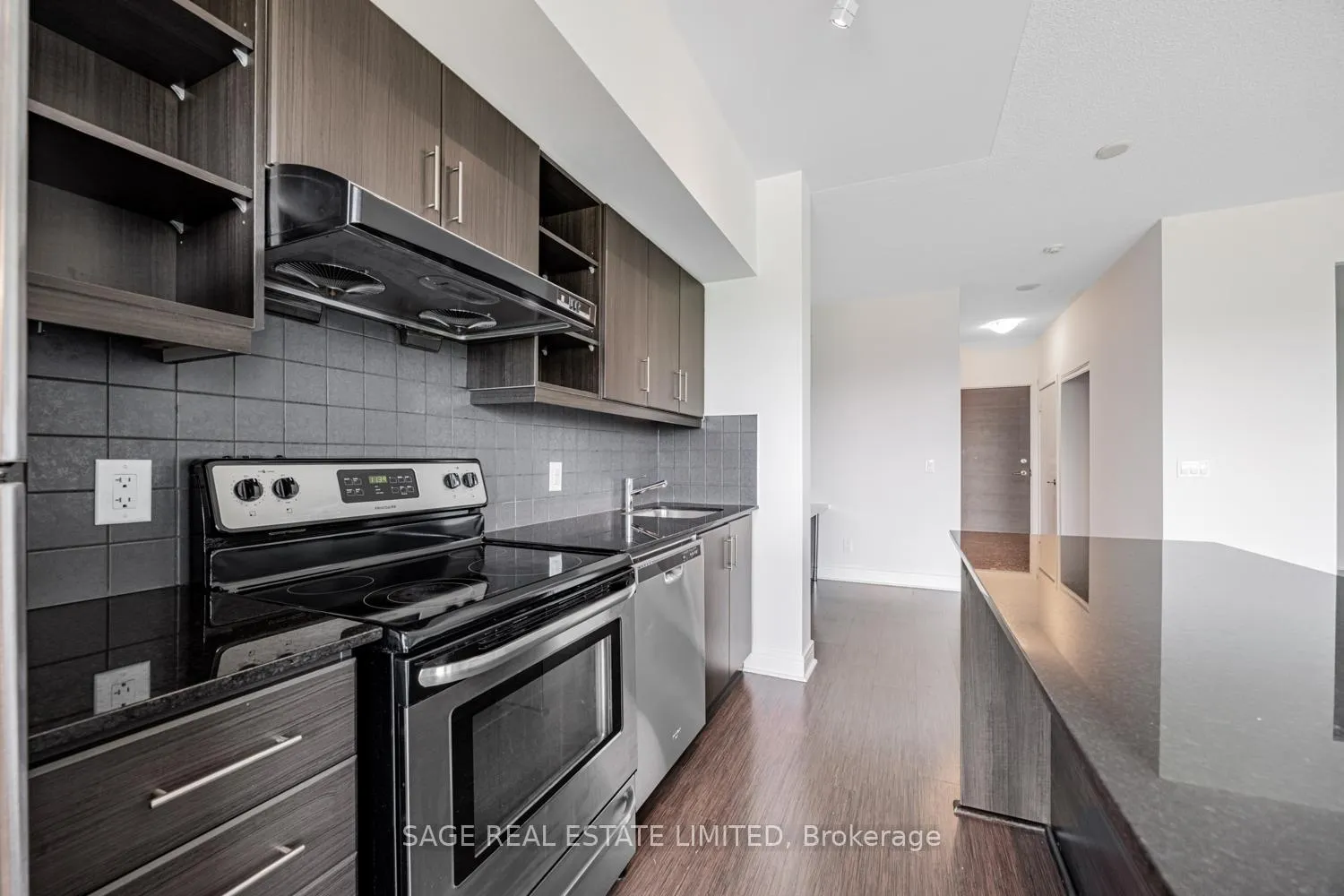 Photo 7 of Unit 803, 35 Brian Peck Crescent, Toronto, Thorncliffe Park — HOMEH
