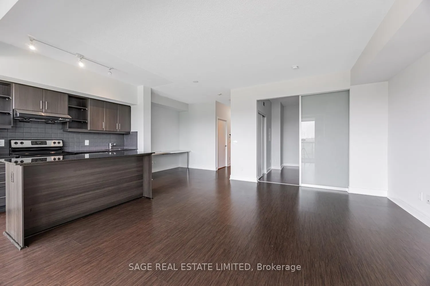 Photo 9 of Unit 803, 35 Brian Peck Crescent, Toronto, Thorncliffe Park — HOMEH