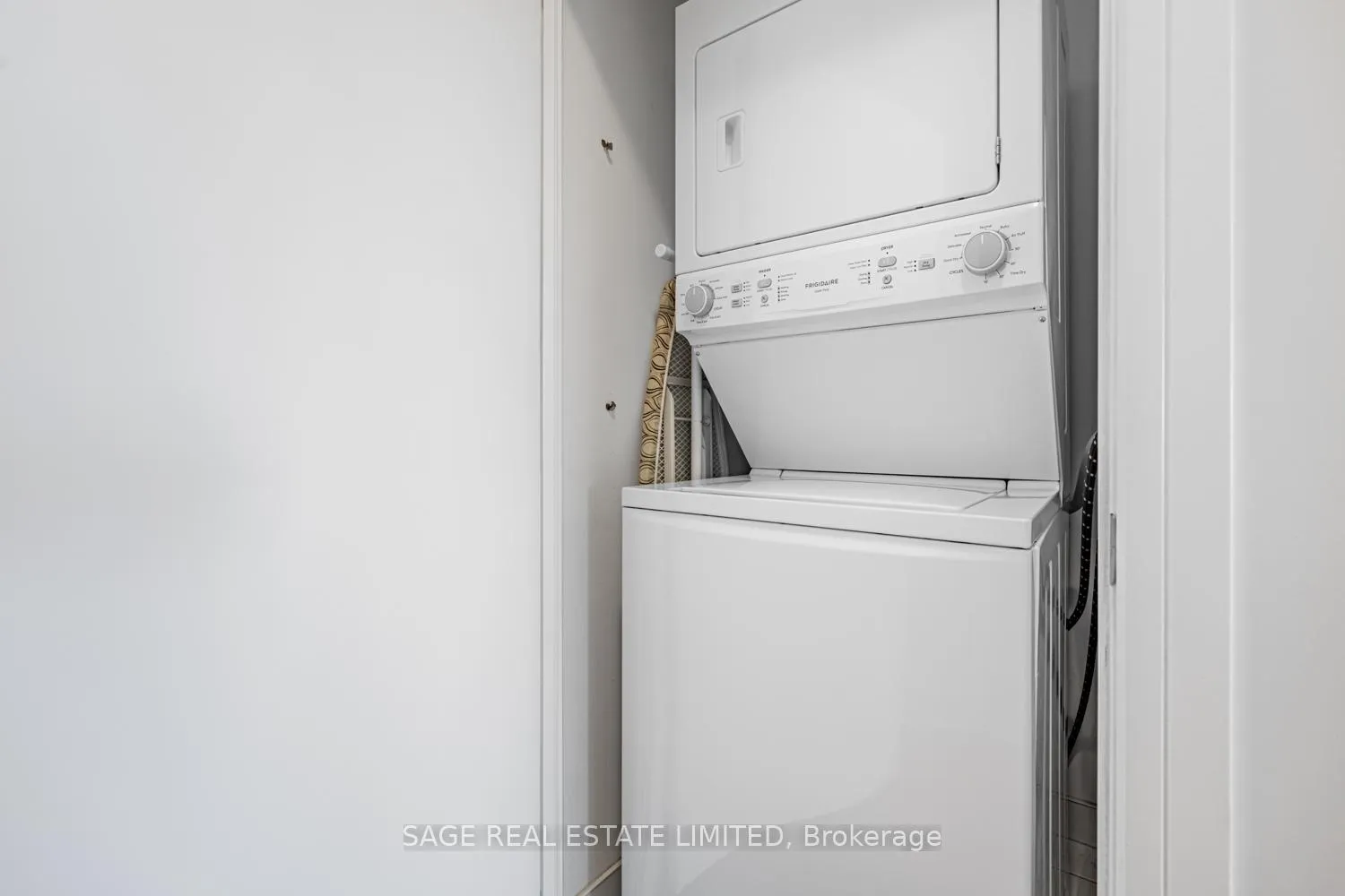 Photo 16 of Unit 803, 35 Brian Peck Crescent, Toronto, Thorncliffe Park — HOMEH