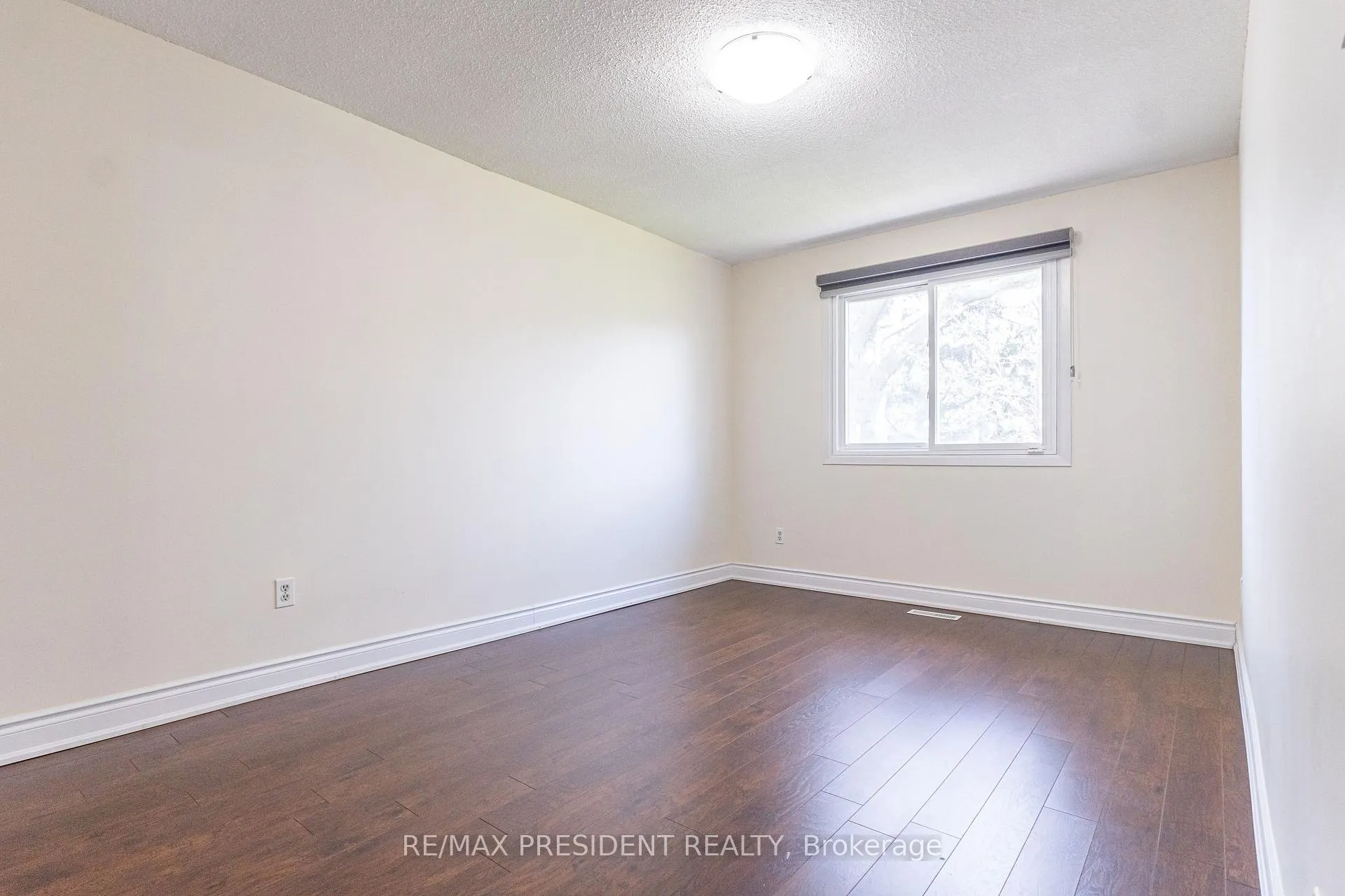 Photo 18 of Unit (Upper), 17 Manitou Crescent, Brampton, Central Park — HOMEH