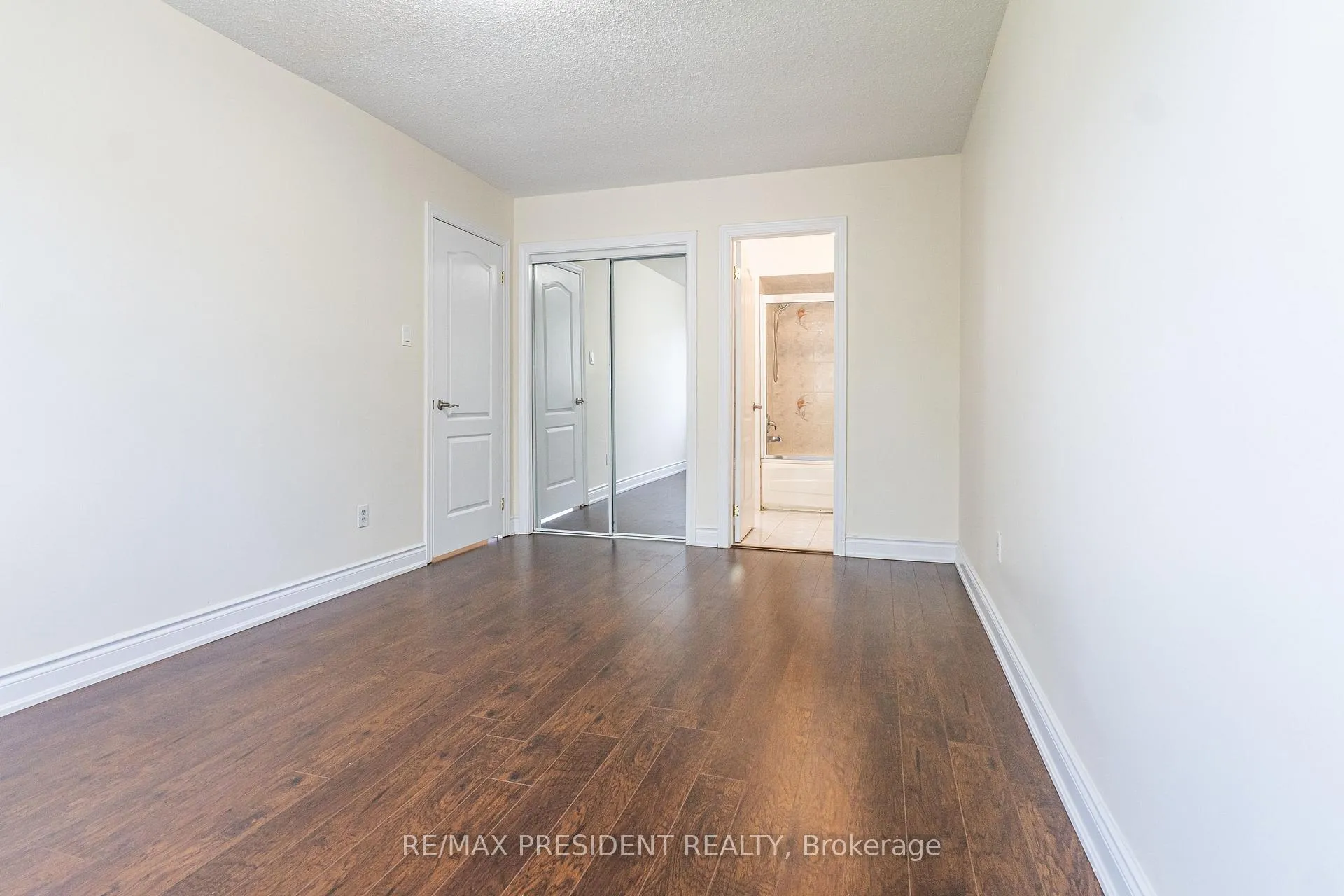 Photo 19 of Unit (Upper), 17 Manitou Crescent, Brampton, Central Park — HOMEH