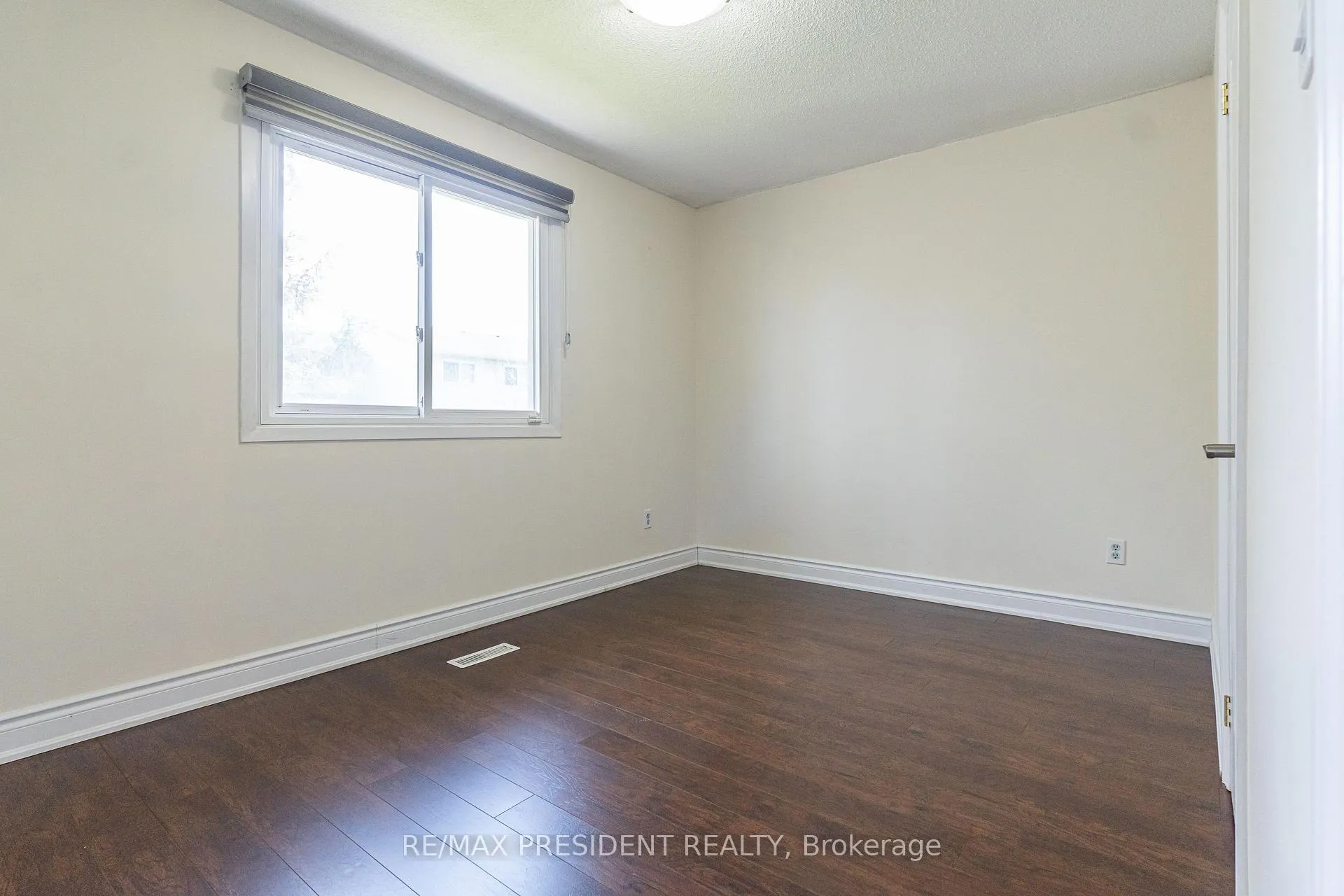 Photo 20 of Unit (Upper), 17 Manitou Crescent, Brampton, Central Park — HOMEH