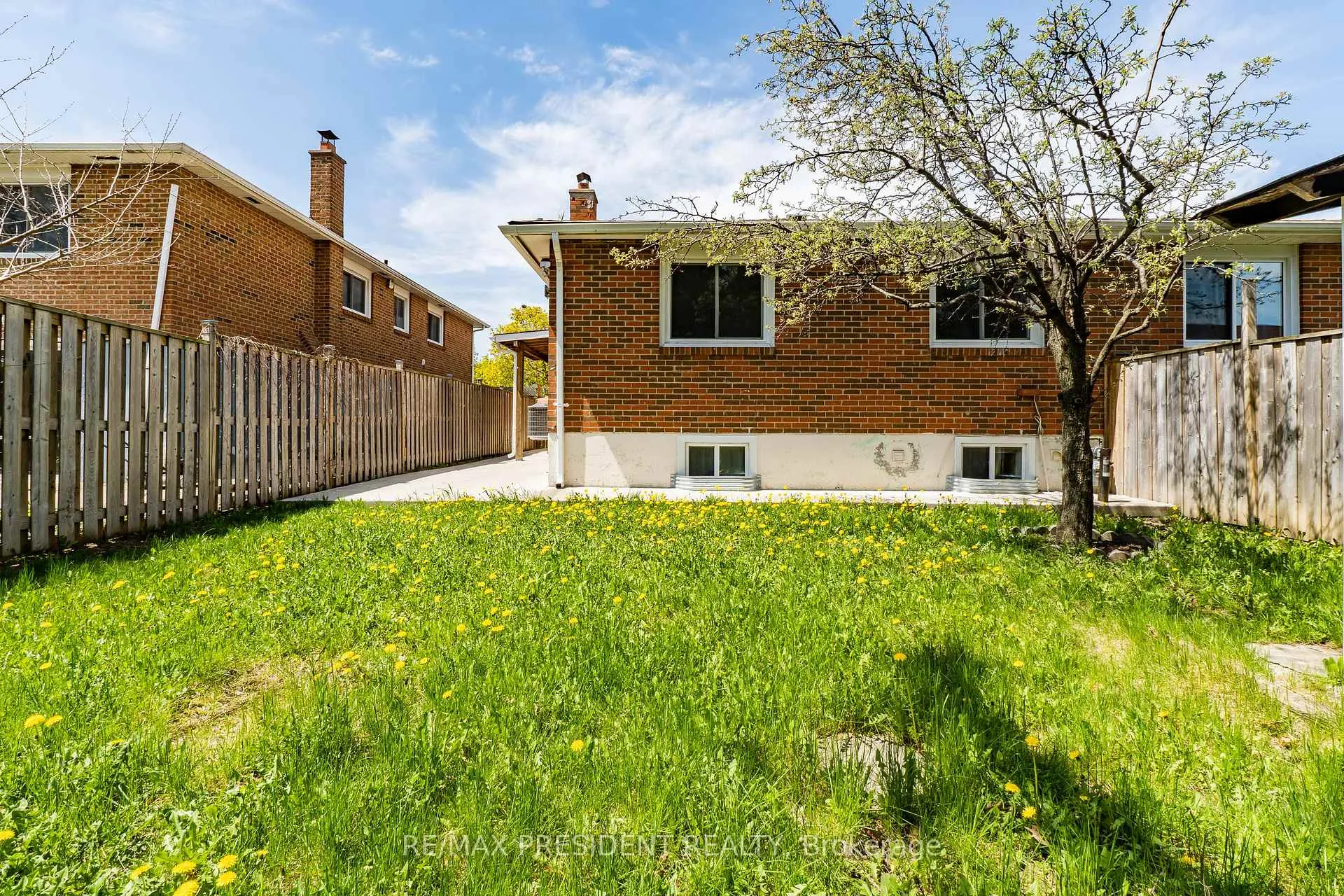 Photo 27 of Unit (Upper), 17 Manitou Crescent, Brampton, Central Park — HOMEH