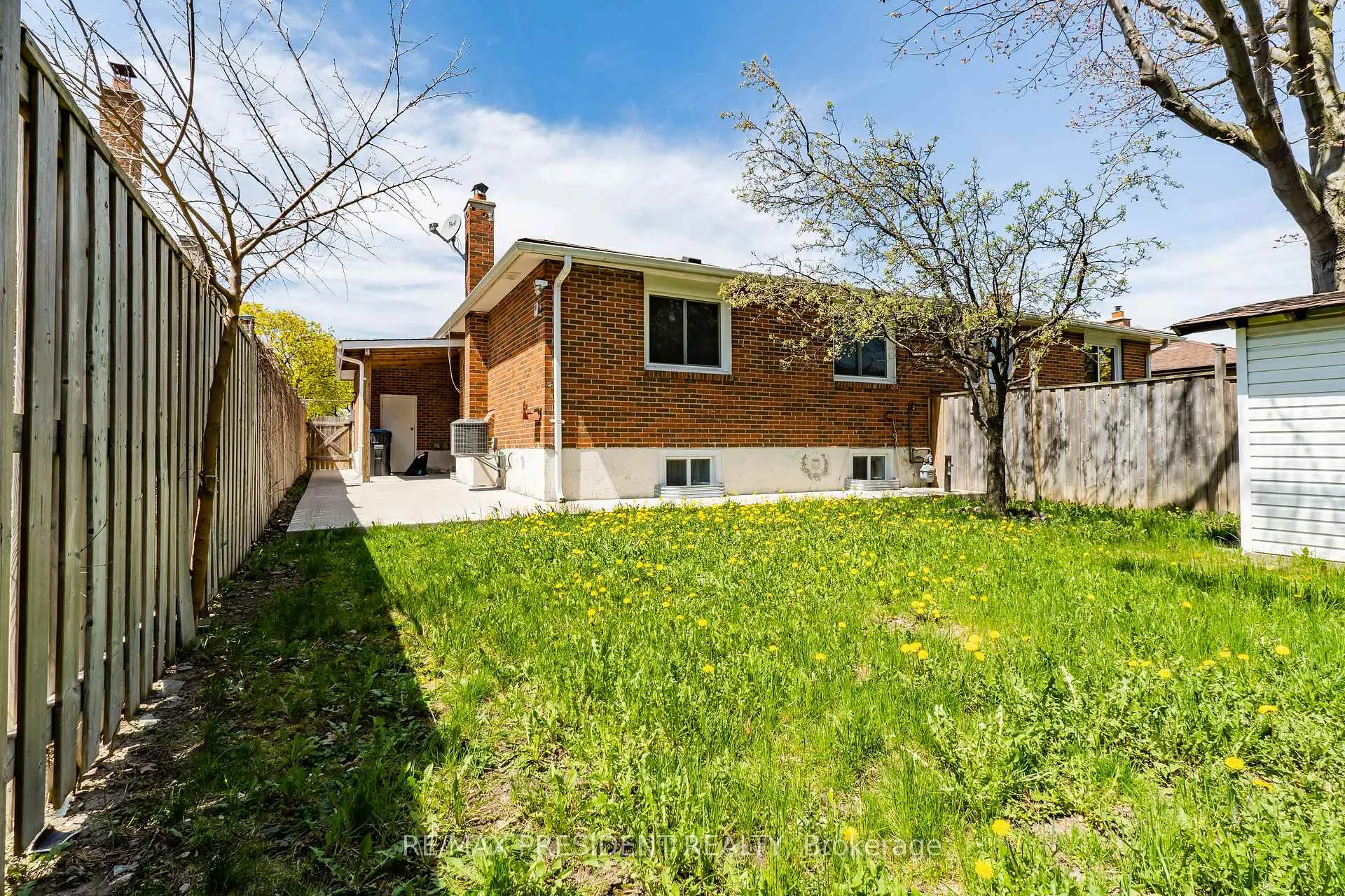 Photo 28 of Unit (Upper), 17 Manitou Crescent, Brampton, Central Park — HOMEH