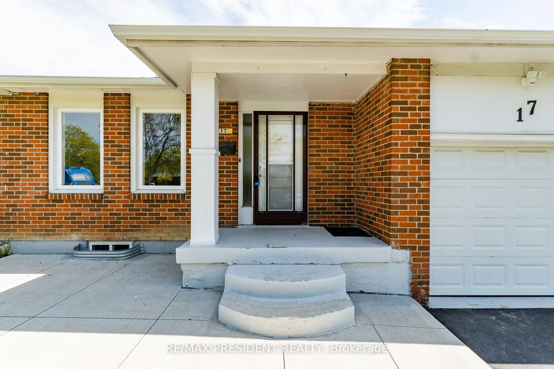 Photo 30 of Unit (Upper), 17 Manitou Crescent, Brampton, Central Park — HOMEH