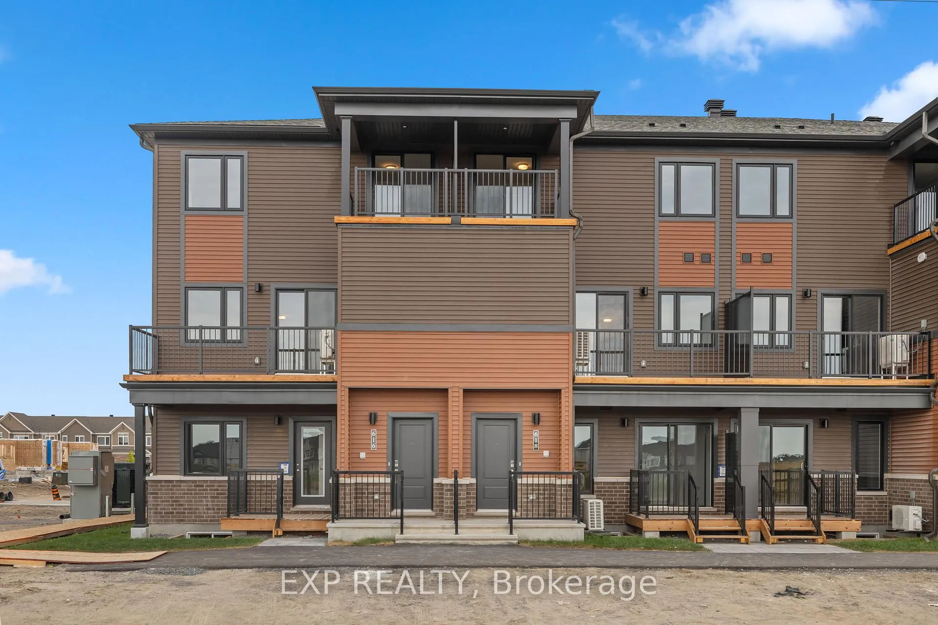 Photo 1 of 618 Parnian Private, Ottawa, Barrhaven - Half Moon Bay — HOMEH