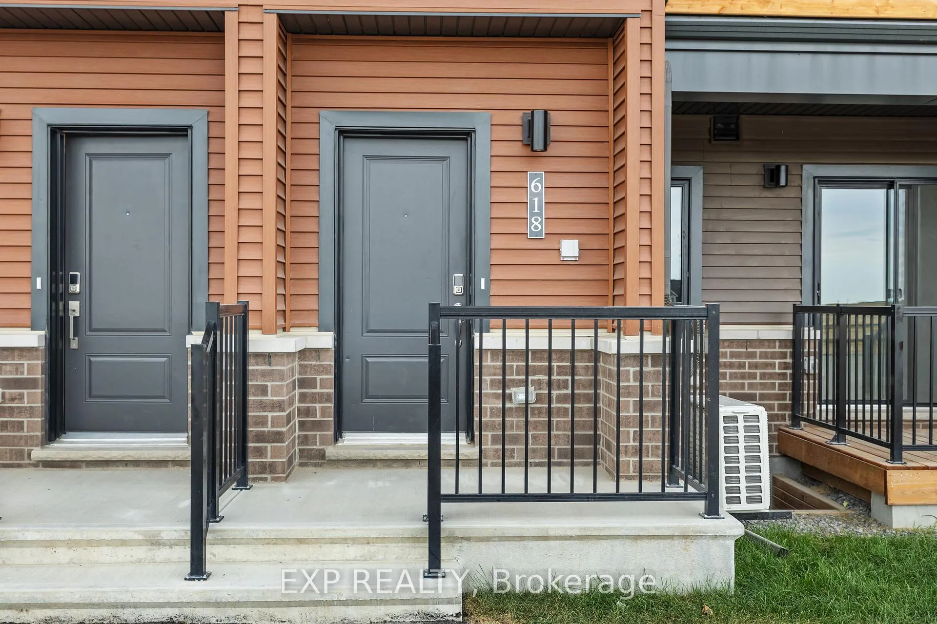 Photo 2 of 618 Parnian Private, Ottawa, Barrhaven - Half Moon Bay — HOMEH