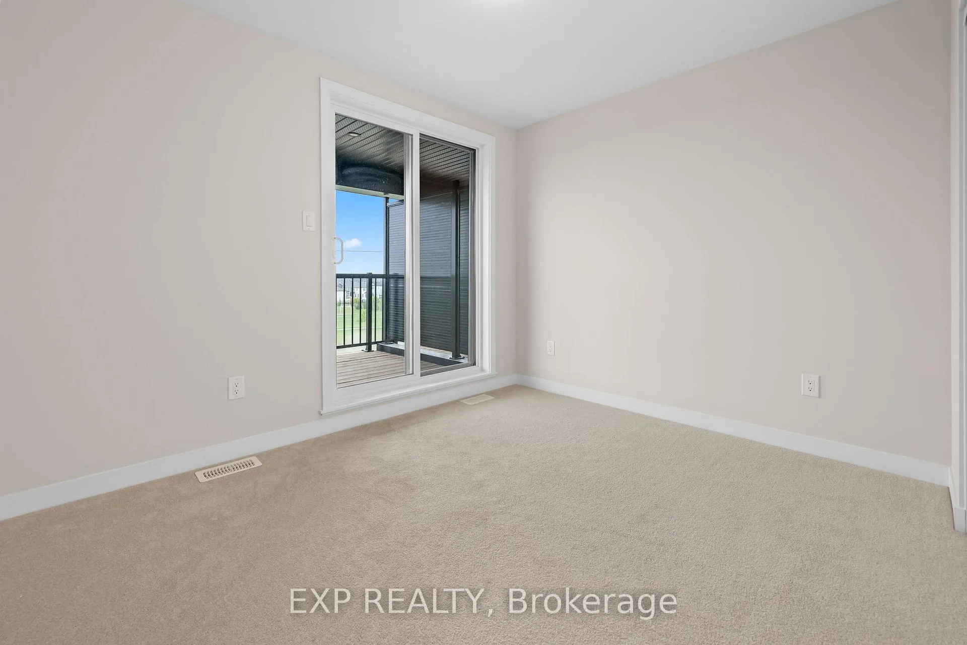 Photo 10 of 618 Parnian Private, Ottawa, Barrhaven - Half Moon Bay — HOMEH