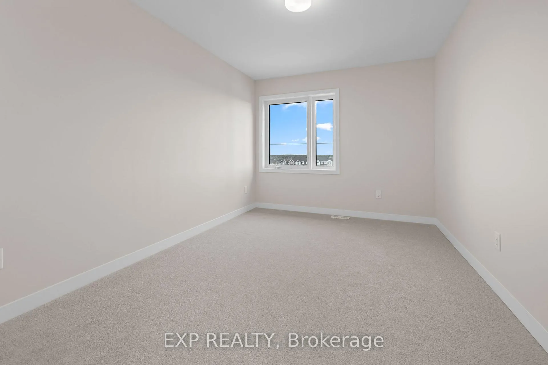 Photo 13 of 618 Parnian Private, Ottawa, Barrhaven - Half Moon Bay — HOMEH