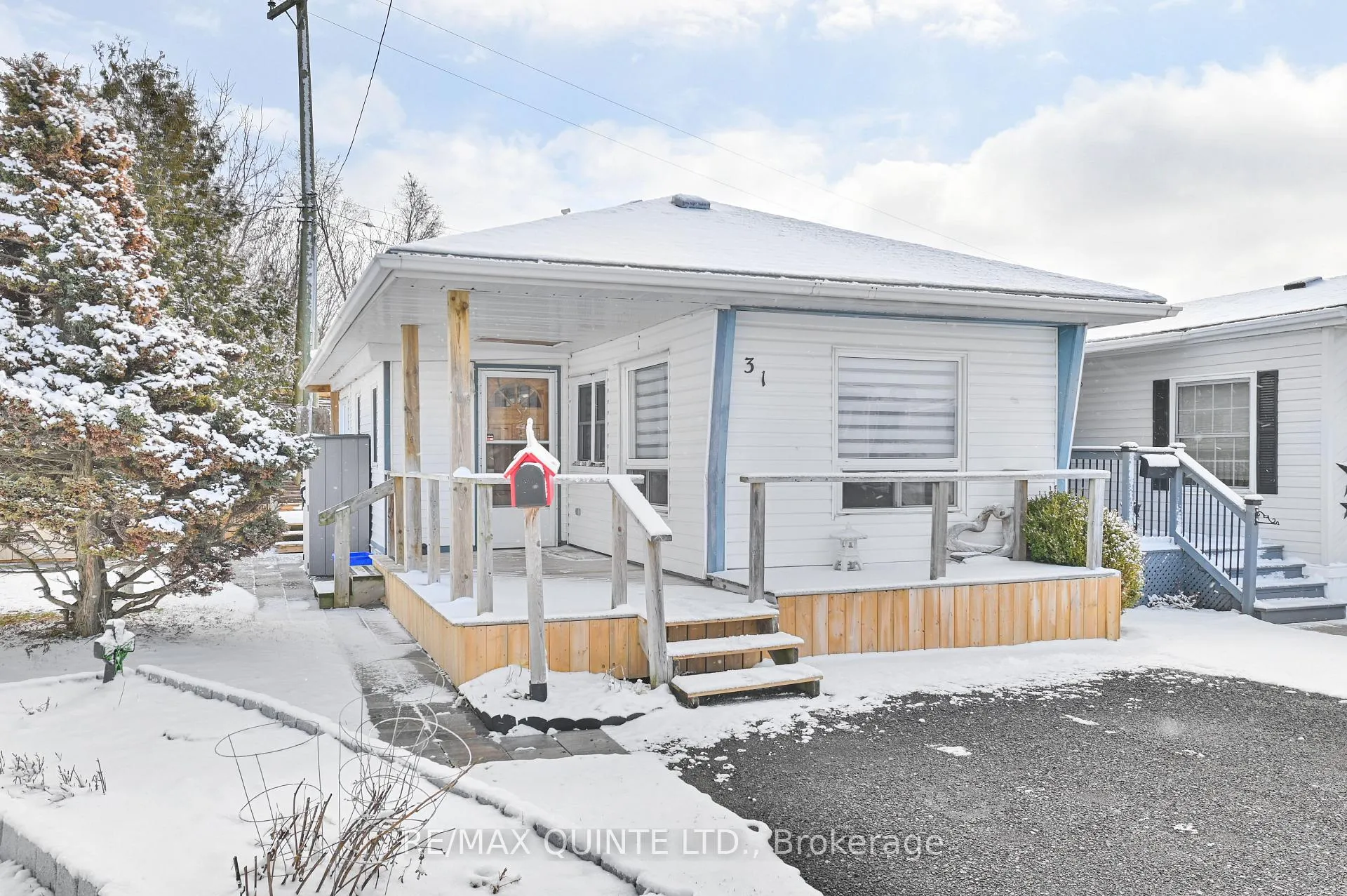Front of Unit 31, 311 Dundas Street E