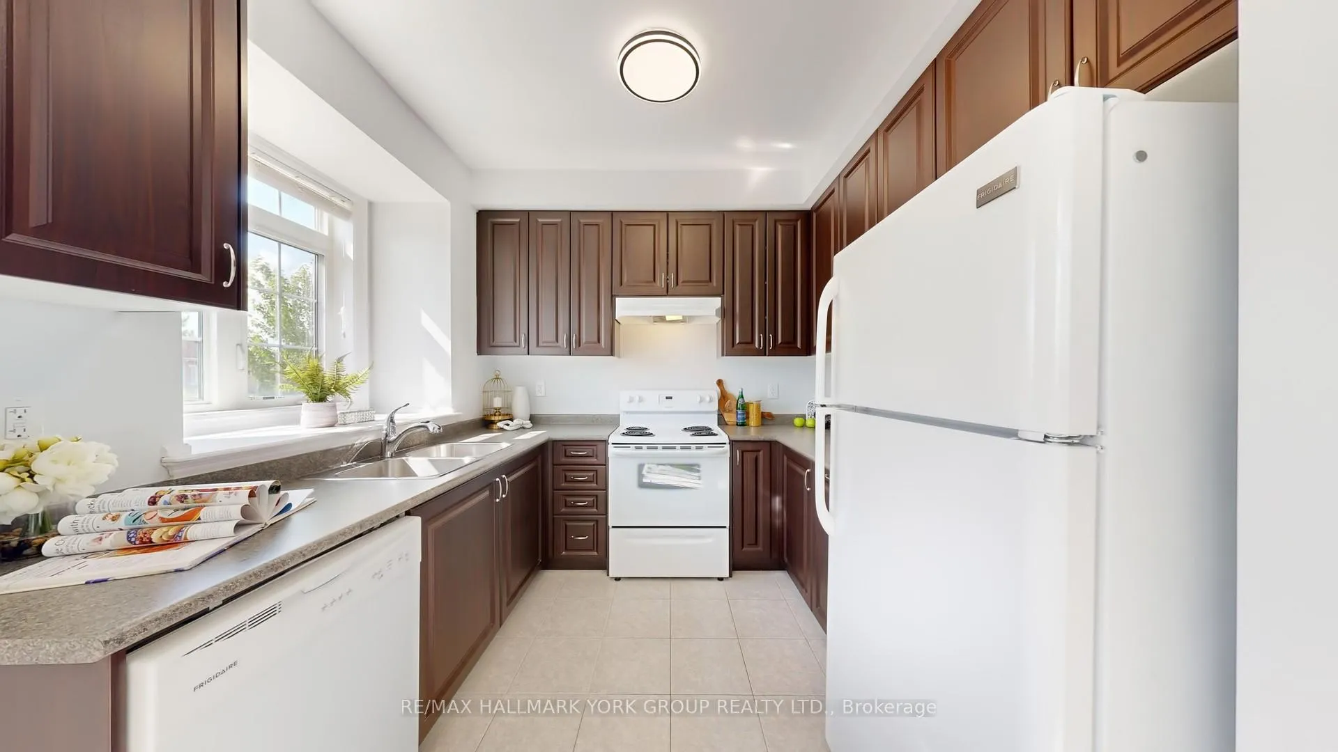 Photo 14 of 6 Roy Grove Way, Markham, Greensborough — HOMEH