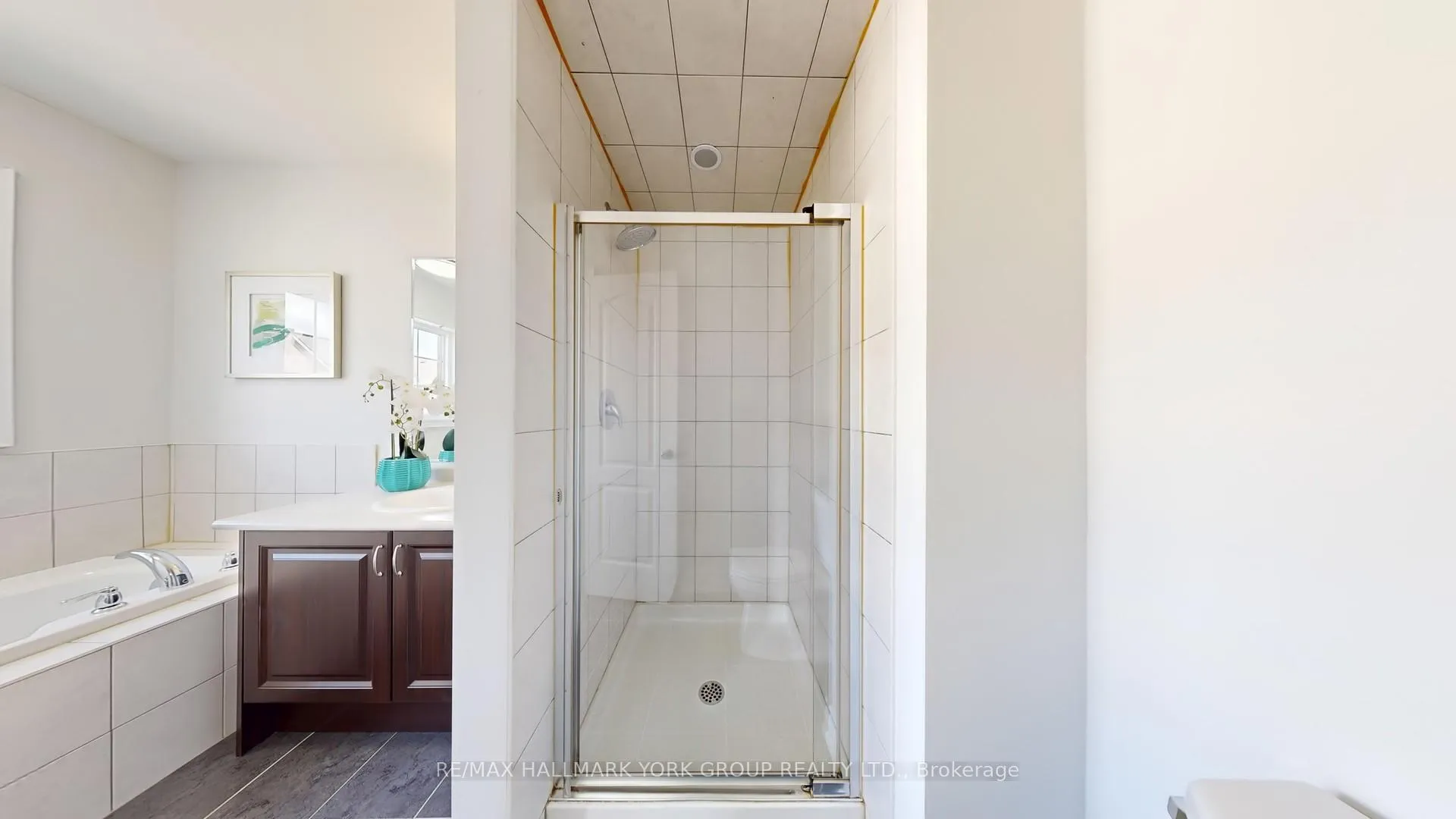 Photo 35 of 6 Roy Grove Way, Markham, Greensborough — HOMEH