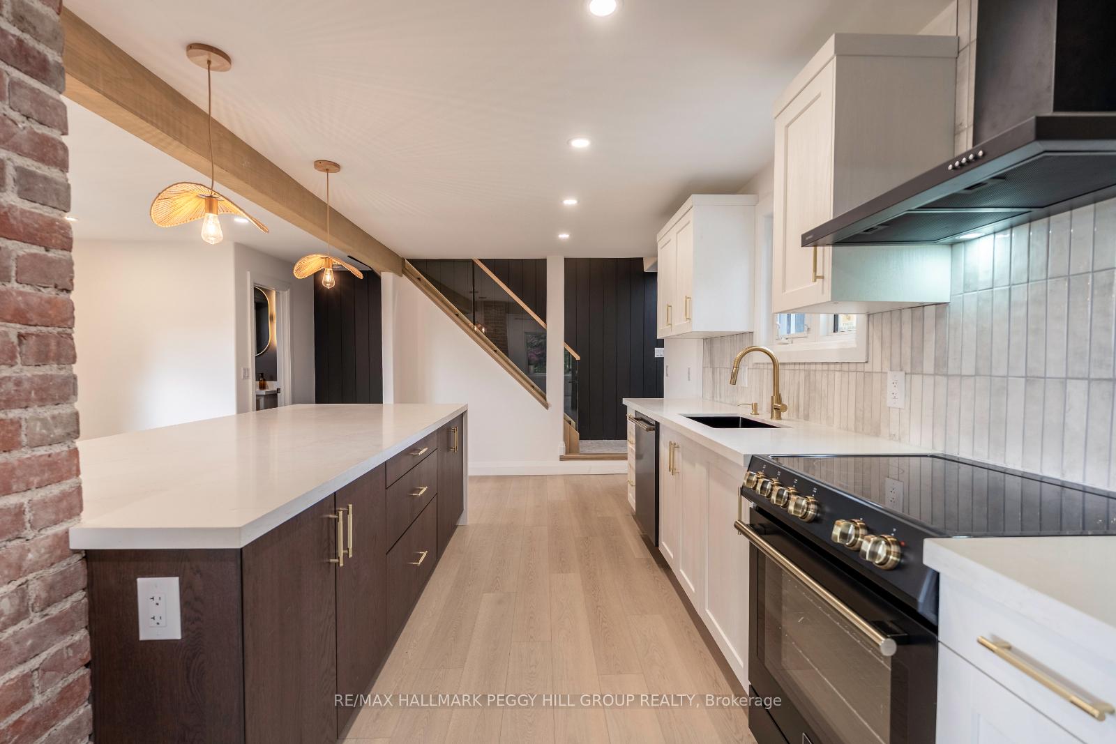 Photo 5 of 425 Codrington Street, Barrie, Codrington — HOMEH