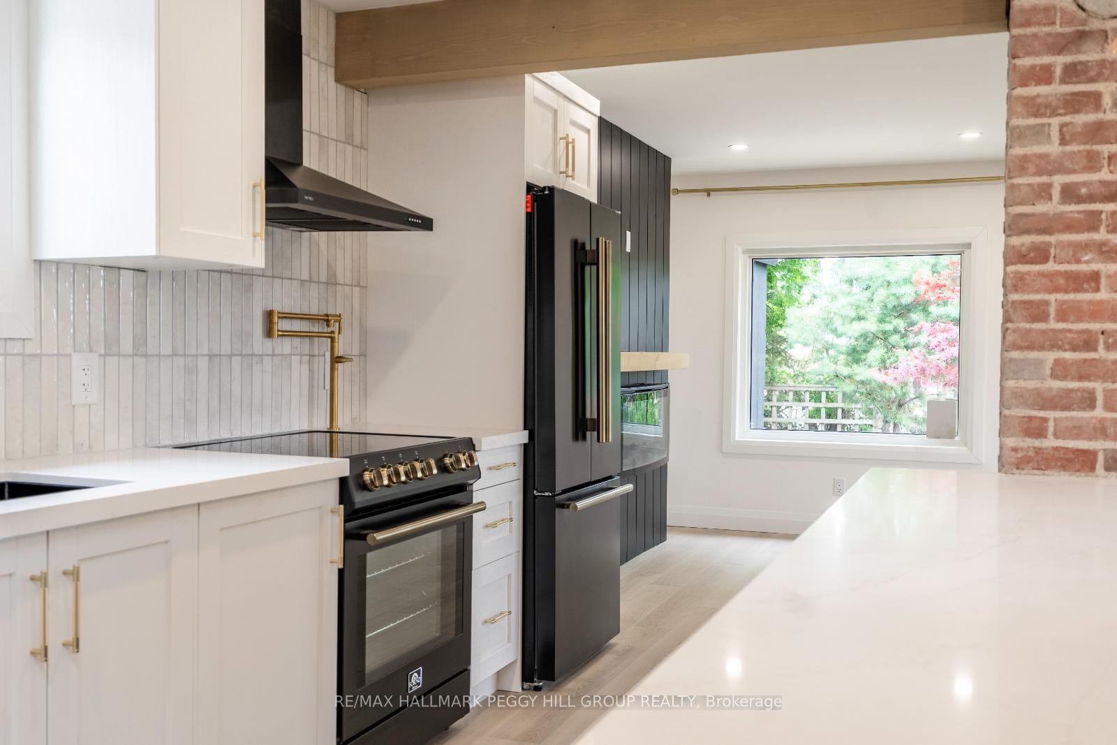Photo 7 of 425 Codrington Street, Barrie, Codrington — HOMEH