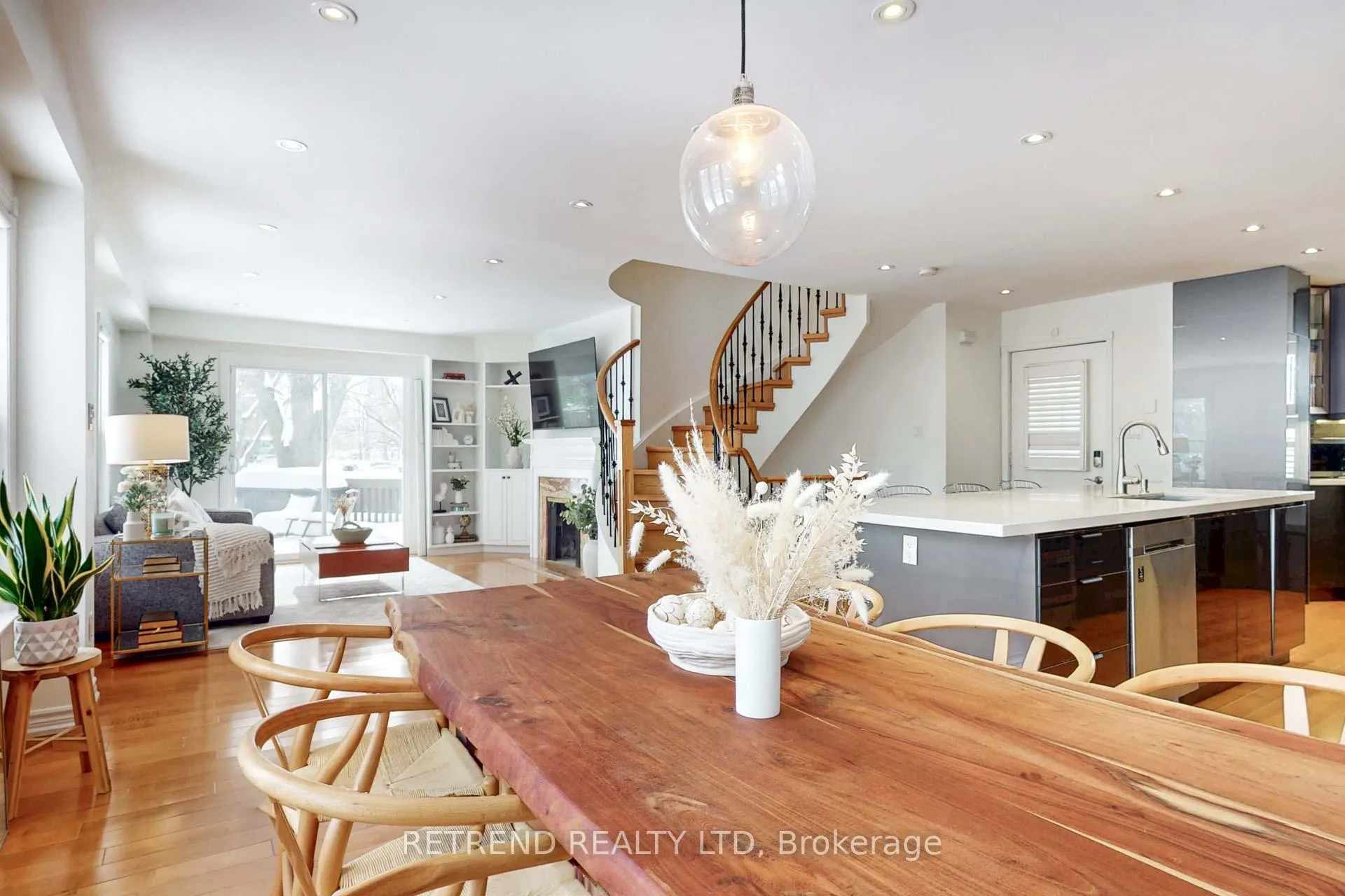 Photo 10 of 110 confederation Way, Markham, Thornhill — HOMEH