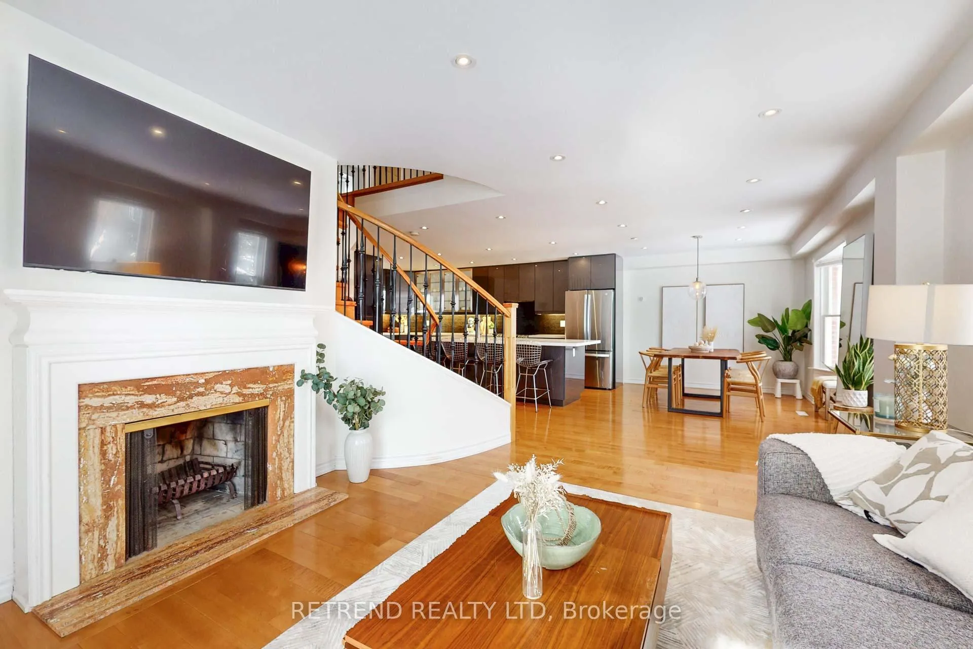 Photo 12 of 110 confederation Way, Markham, Thornhill — HOMEH