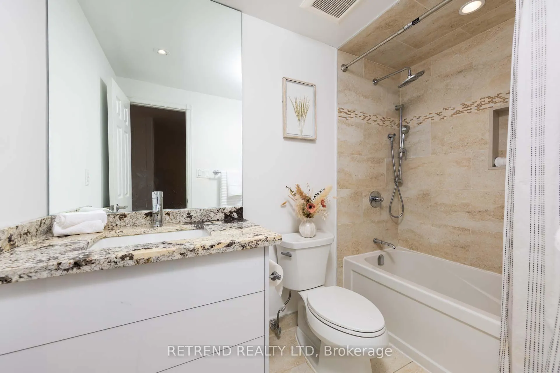 Photo 14 of 110 confederation Way, Markham, Thornhill — HOMEH