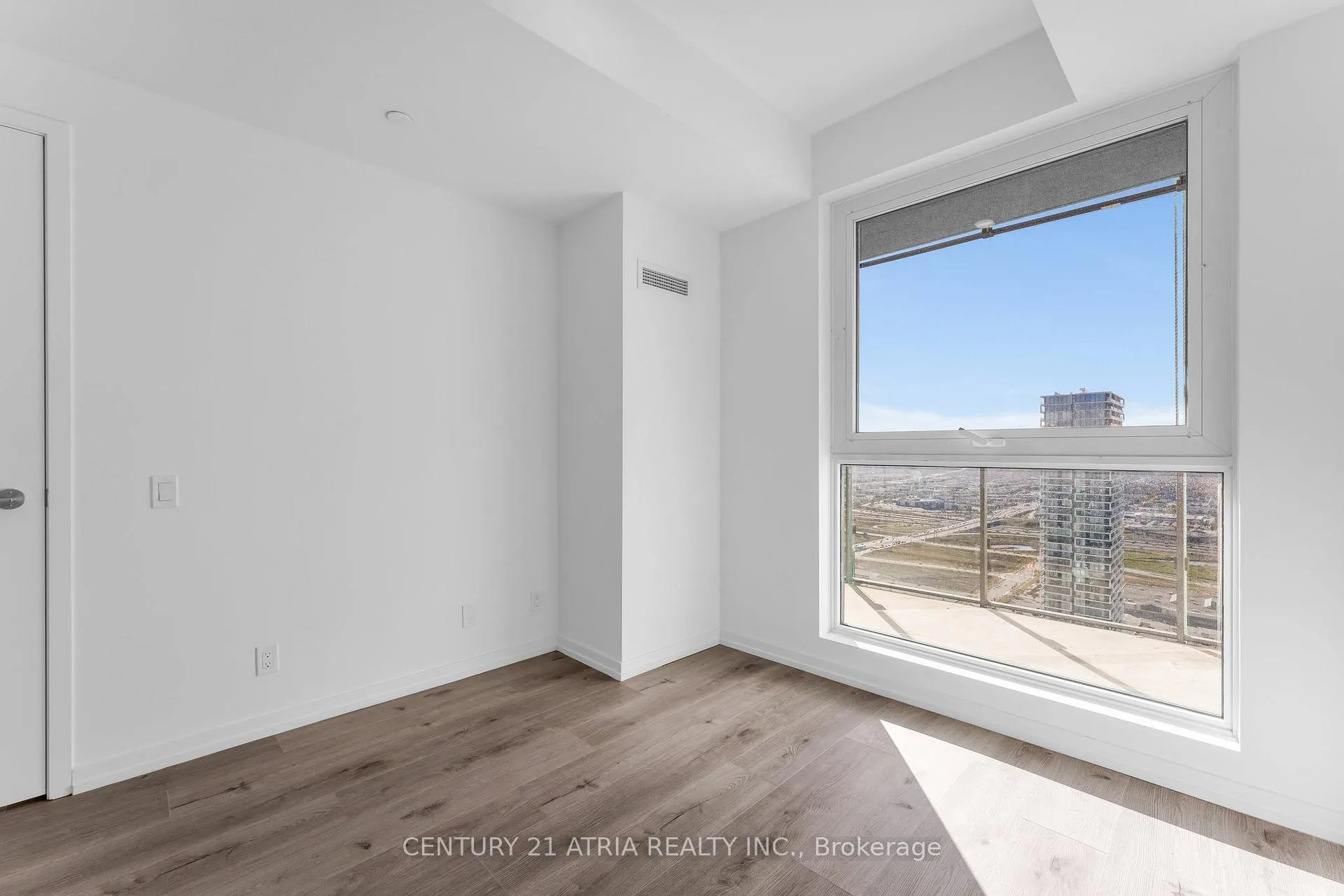 Photo 7 of Unit 5605, 7890 Jane Street, Vaughan, Vaughan Corporate Centre — HOMEH