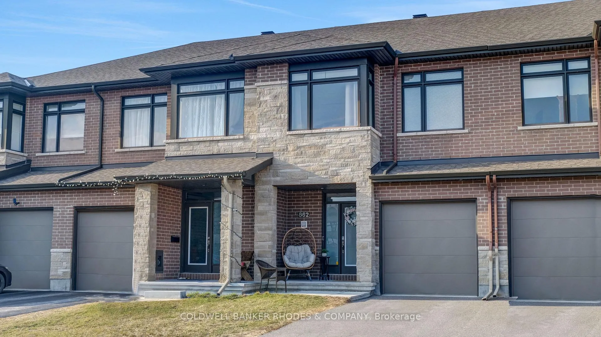 Photo 2 of 862 Chipping Circle, Ottawa, Riverside South — HOMEH