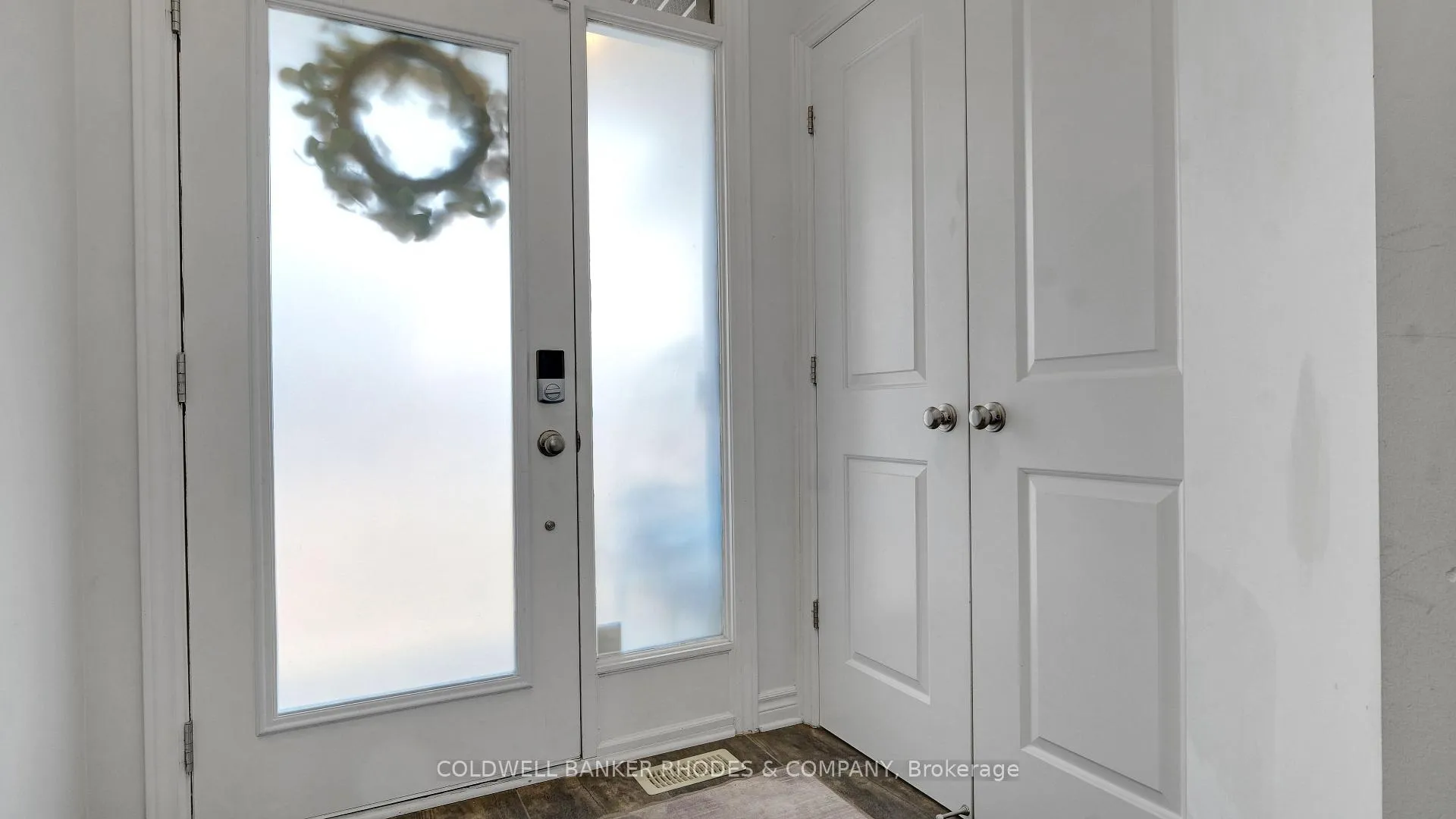 Photo 4 of 862 Chipping Circle, Ottawa, Riverside South — HOMEH