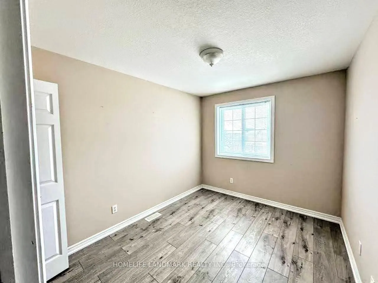 Photo 10 of 687B Wild Ginger Avenue, Waterloo — HOMEH