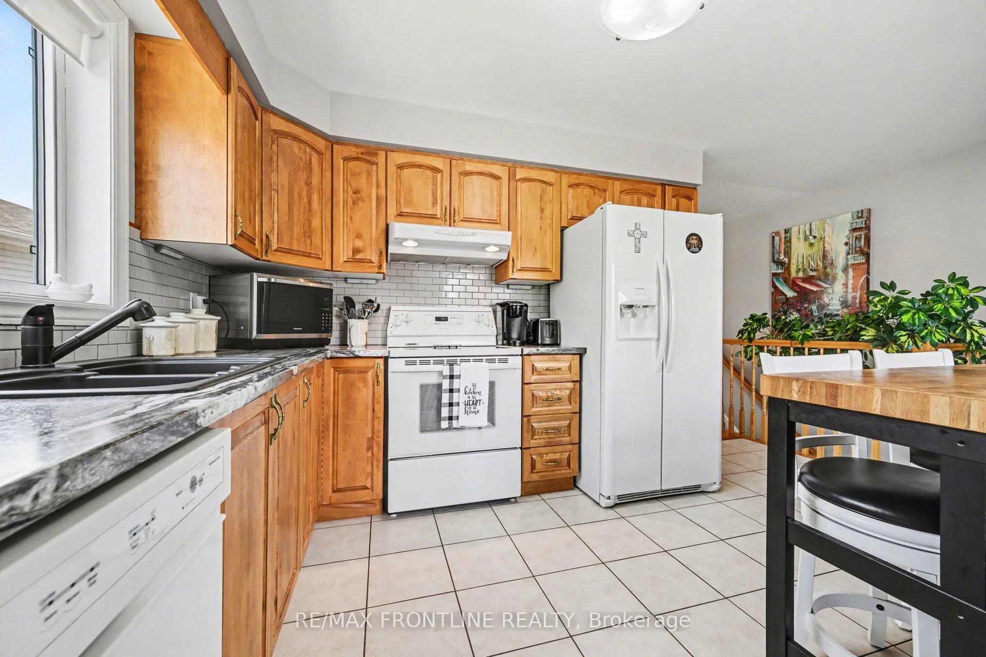 Photo 15 of 29 Decaria Boulevard, Perth — HOMEH