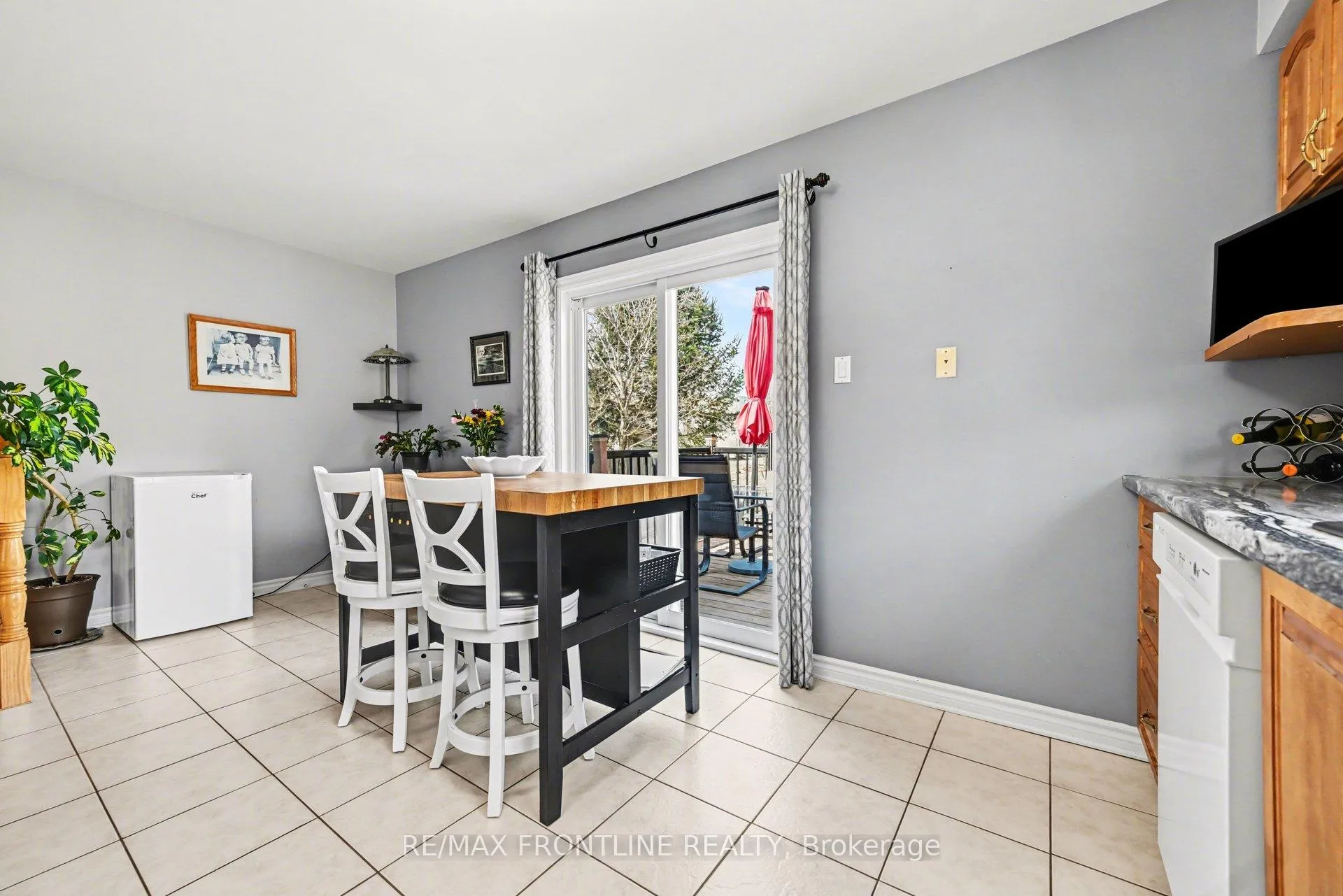 Photo 17 of 29 Decaria Boulevard, Perth — HOMEH