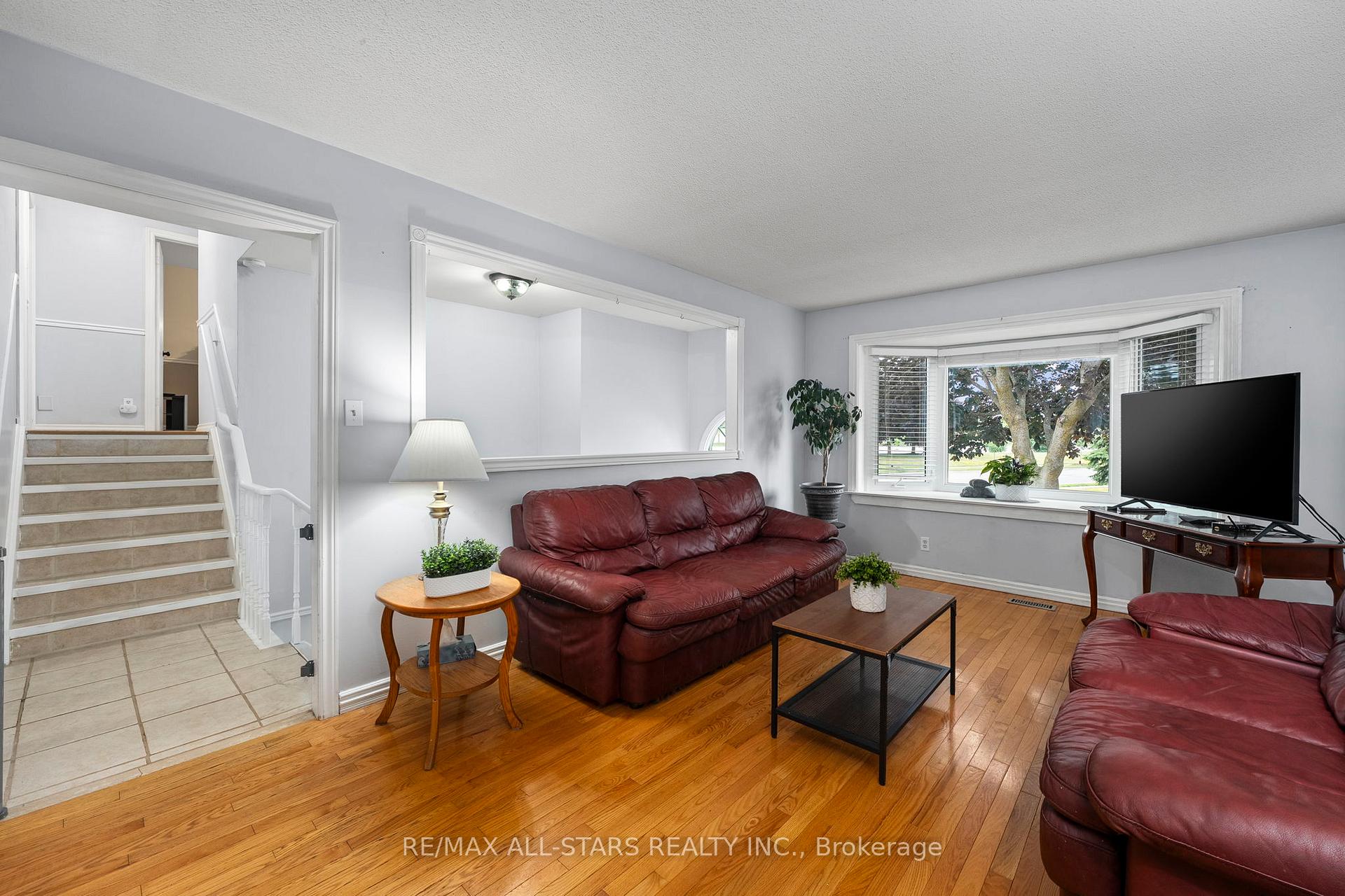 Photo 4 of 3 Fairwood Drive, Georgina, Keswick South — HOMEH