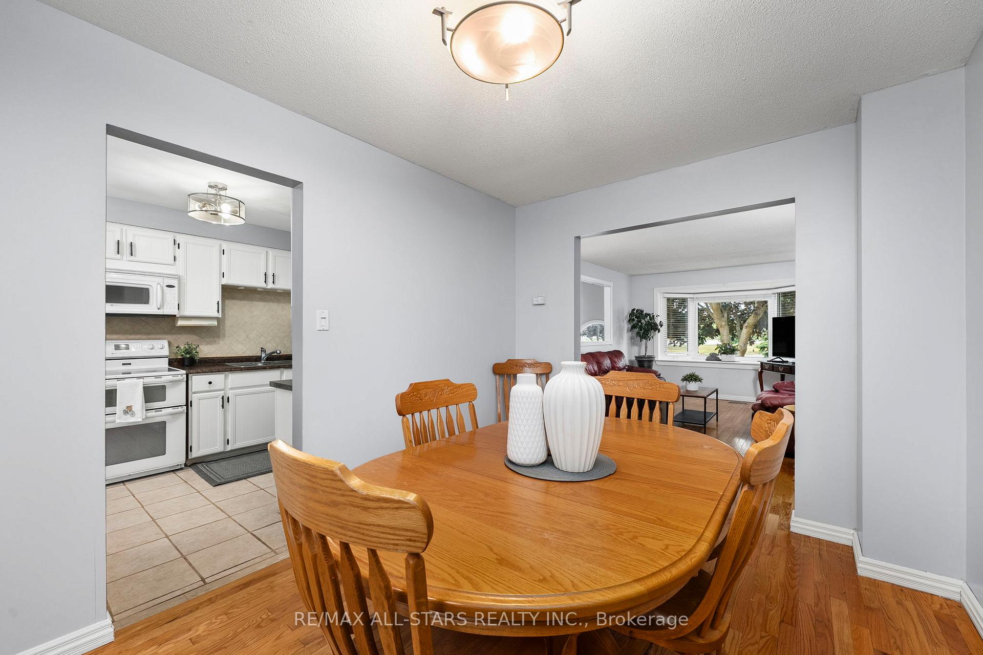 Photo 7 of 3 Fairwood Drive, Georgina, Keswick South — HOMEH