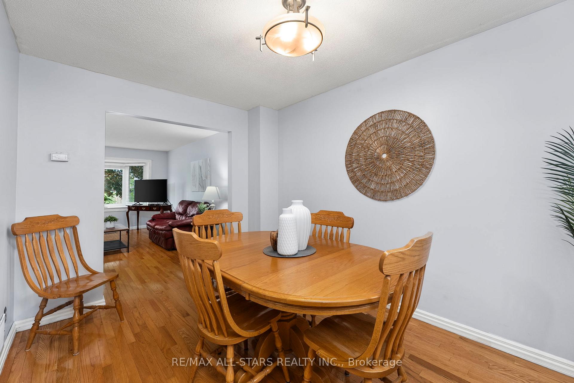 Photo 8 of 3 Fairwood Drive, Georgina, Keswick South — HOMEH