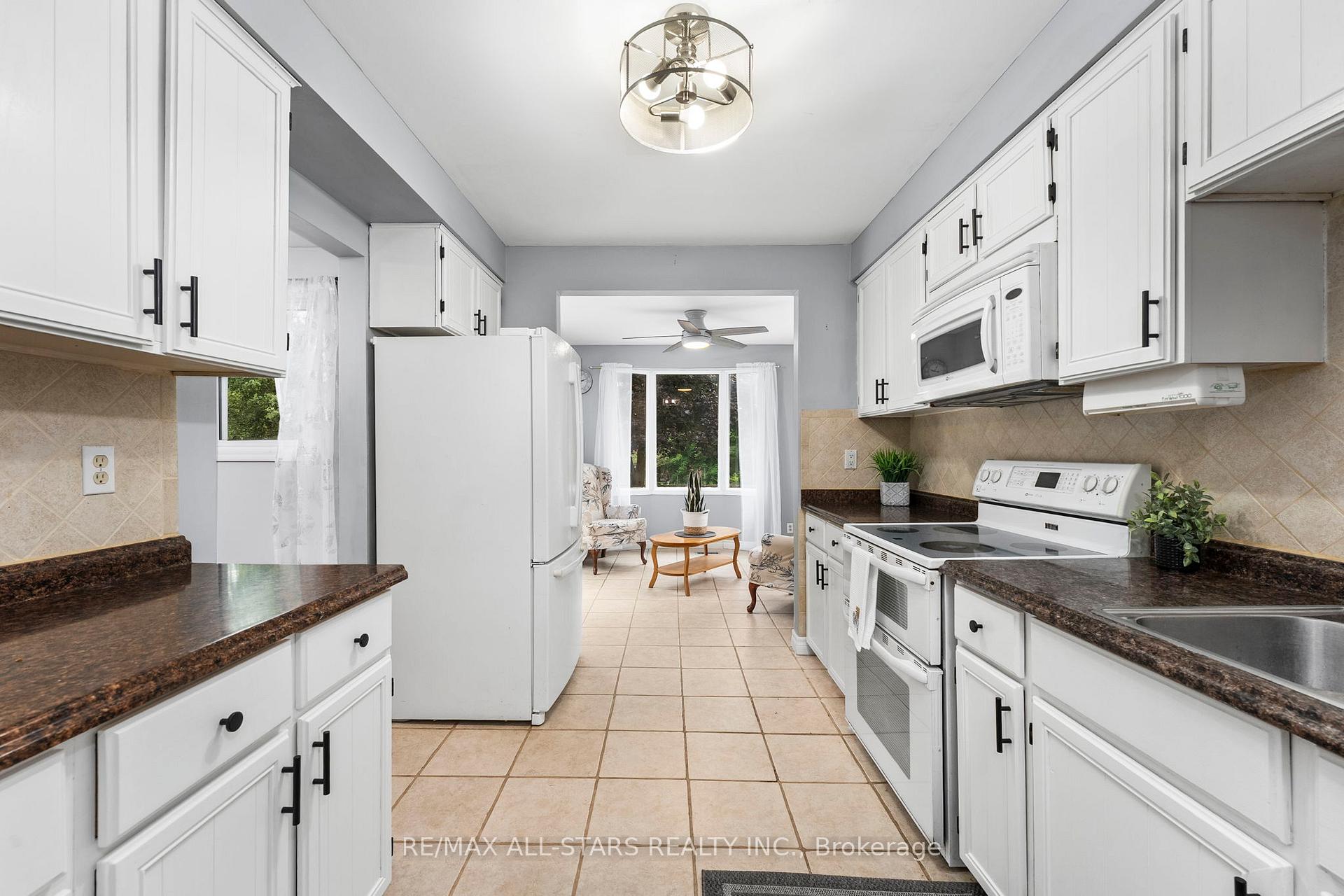 Photo 10 of 3 Fairwood Drive, Georgina, Keswick South — HOMEH