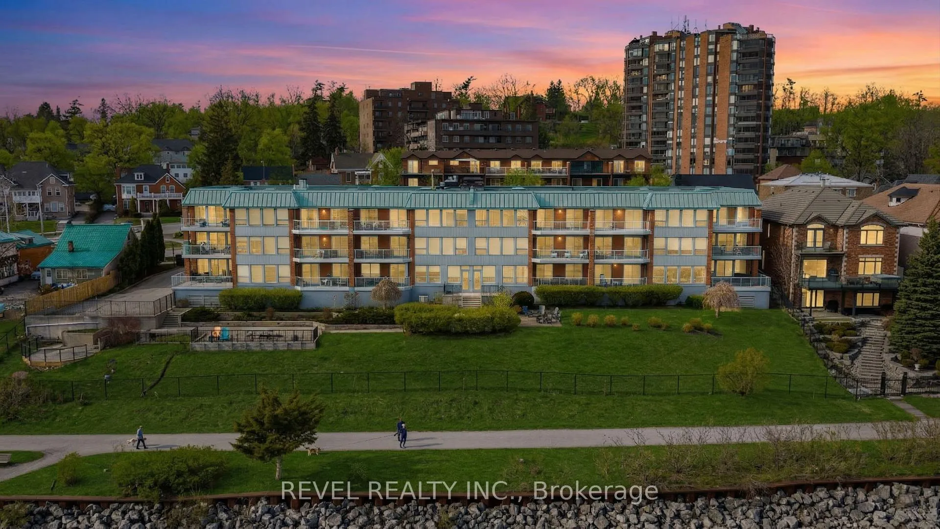 Photo 1 of Unit 304, 21 Kempenfelt Drive, Barrie, North Shore — HOMEH