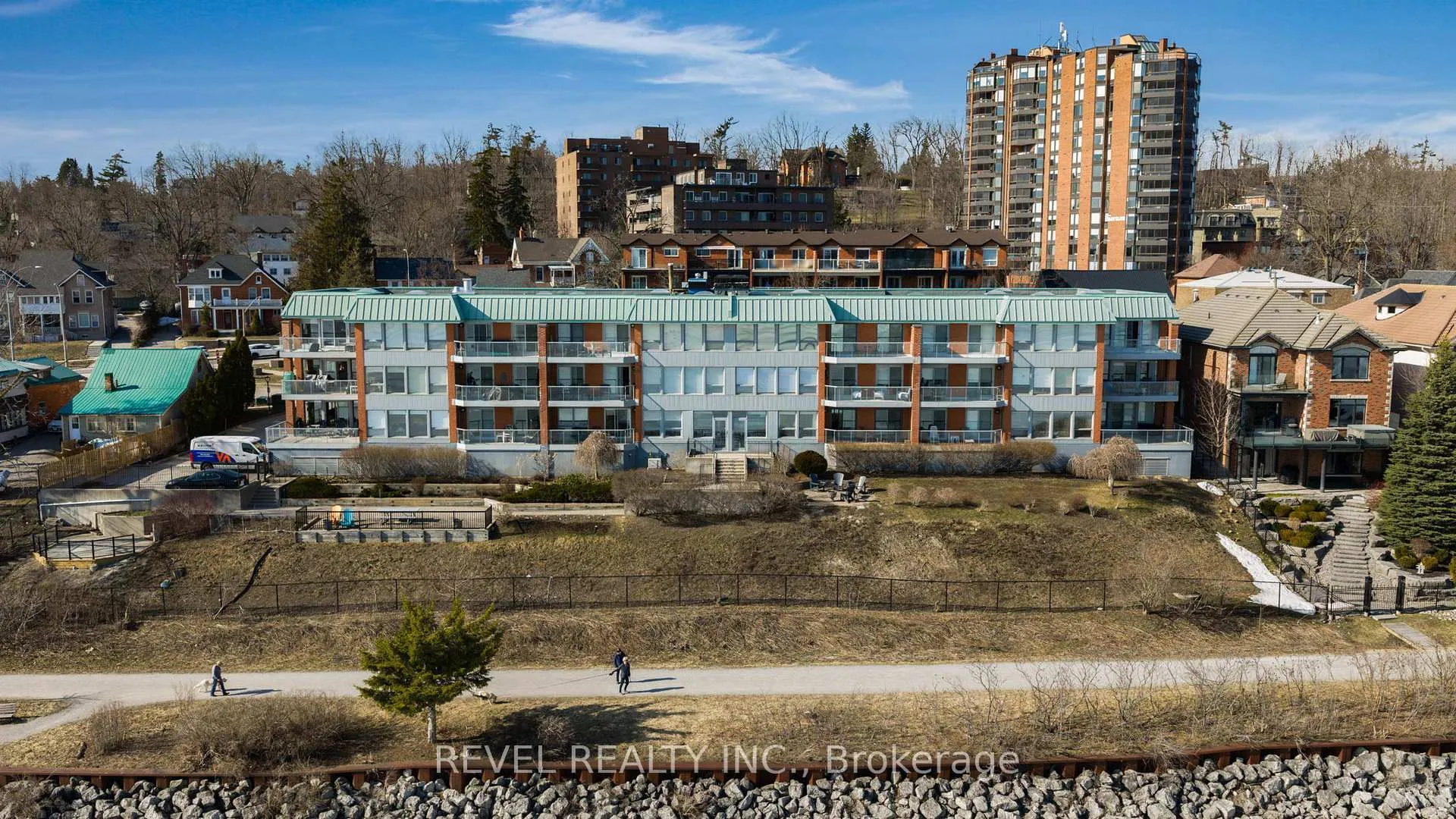 Photo 2 of Unit 304, 21 Kempenfelt Drive, Barrie, North Shore — HOMEH
