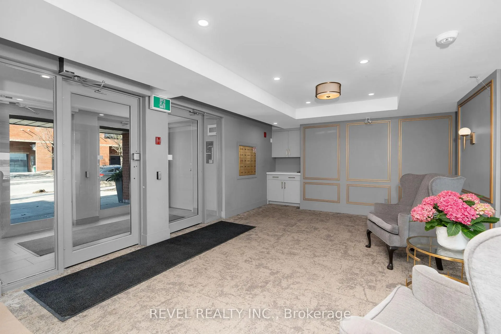 Photo 5 of Unit 304, 21 Kempenfelt Drive, Barrie, North Shore — HOMEH