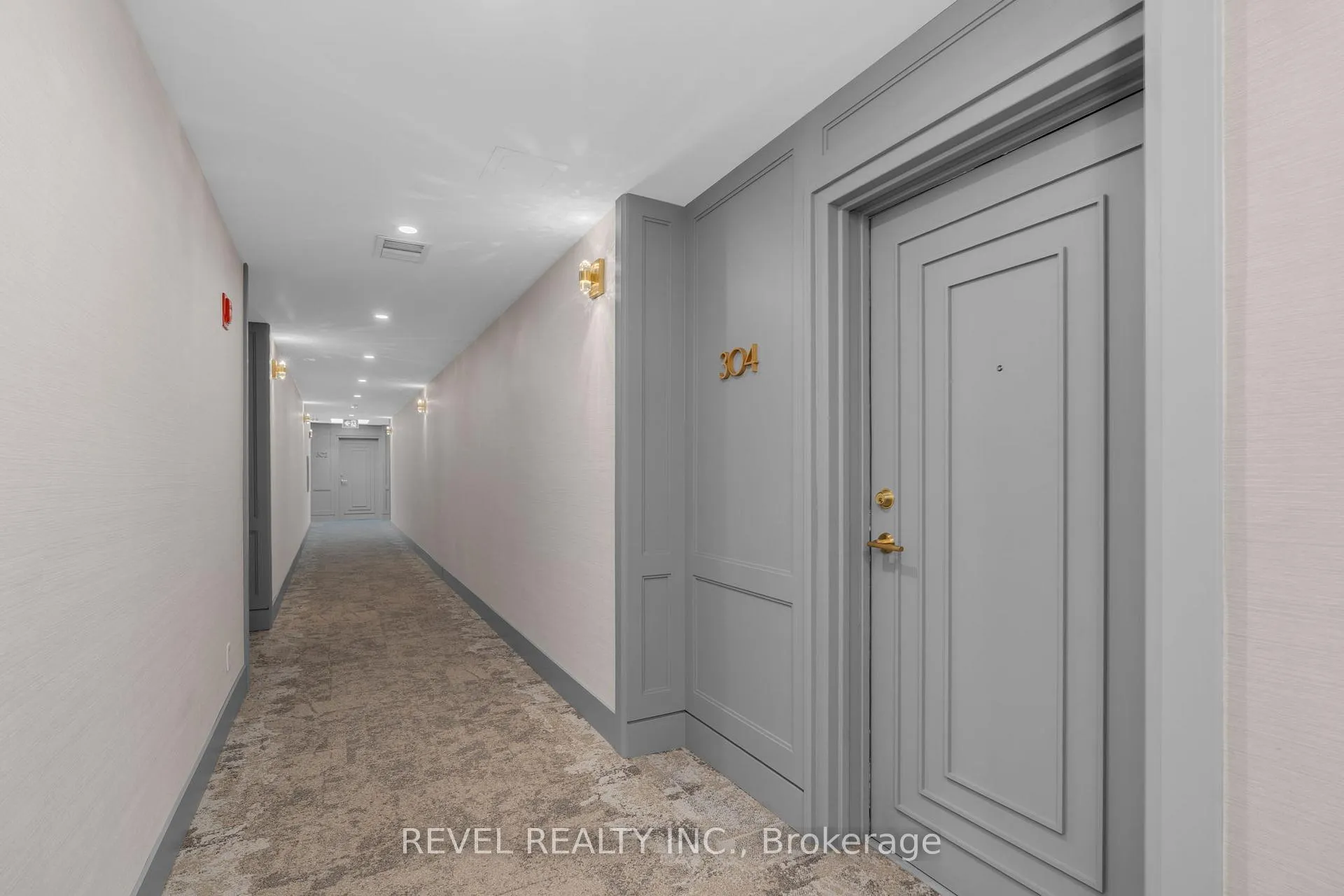 Photo 6 of Unit 304, 21 Kempenfelt Drive, Barrie, North Shore — HOMEH