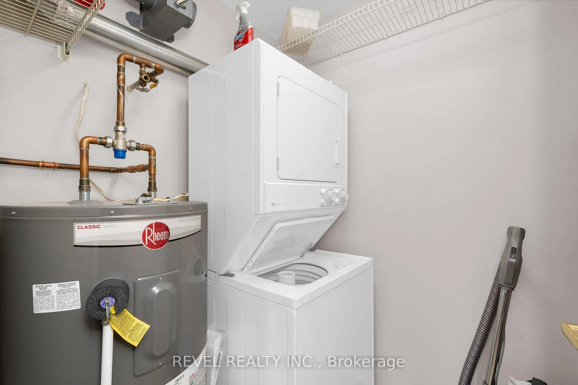 Photo 23 of Unit 304, 21 Kempenfelt Drive, Barrie, North Shore — HOMEH