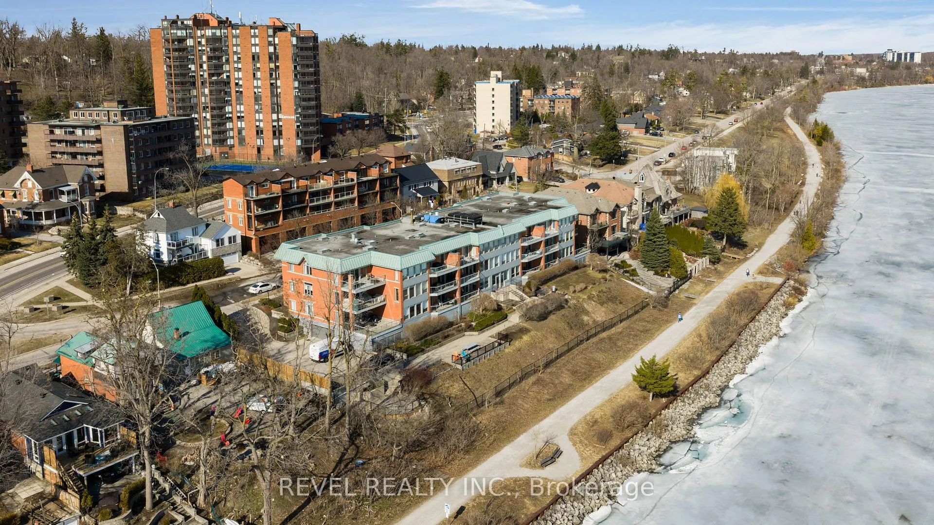 Photo 27 of Unit 304, 21 Kempenfelt Drive, Barrie, North Shore — HOMEH