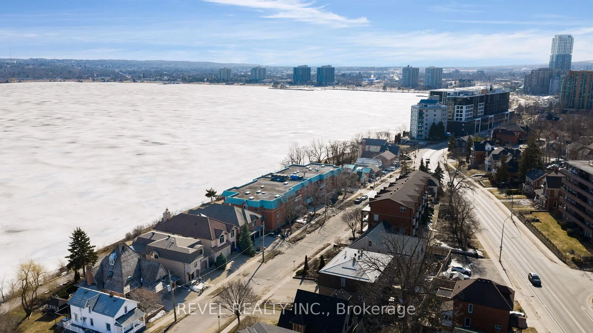 Photo 29 of Unit 304, 21 Kempenfelt Drive, Barrie, North Shore — HOMEH