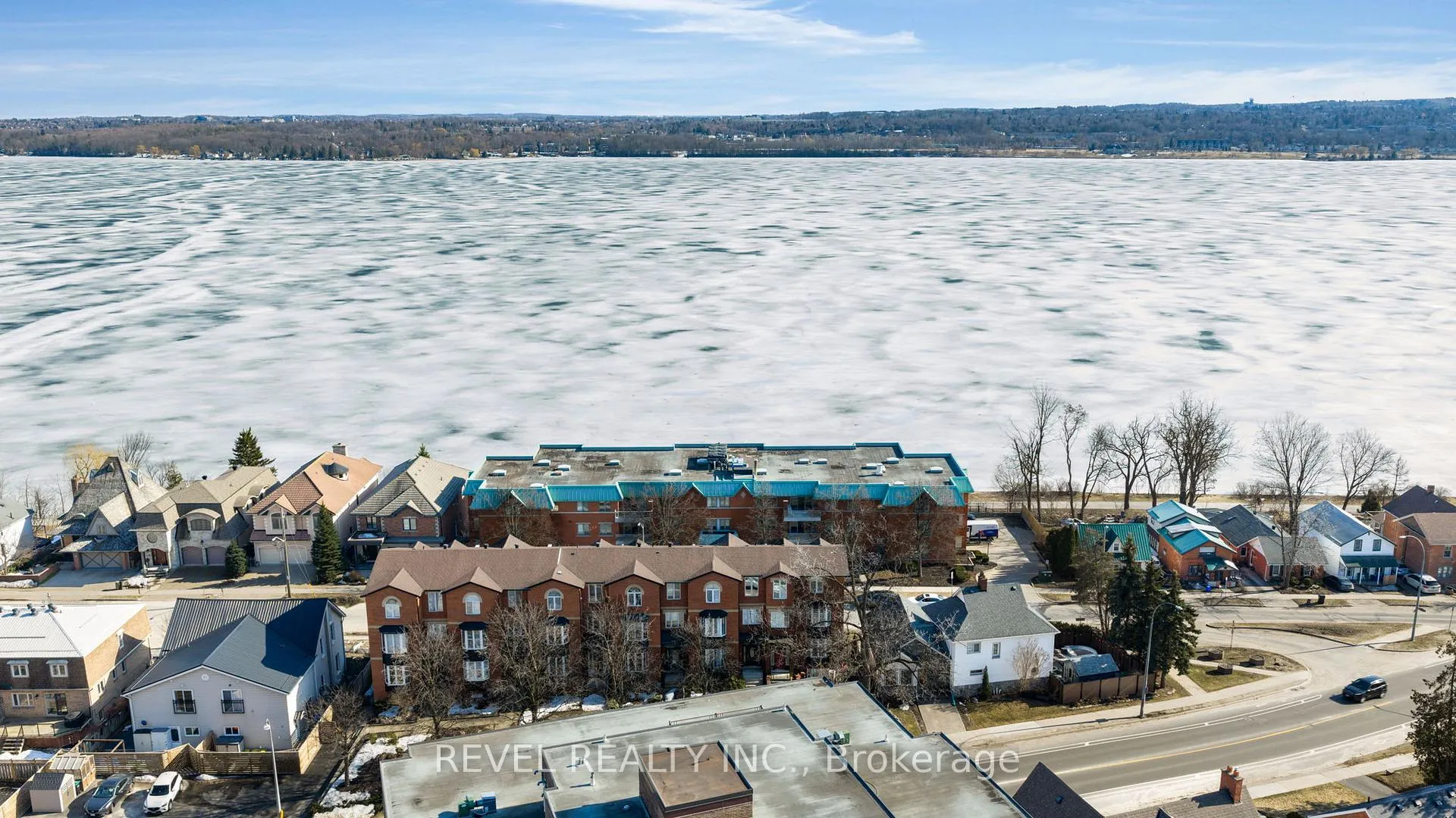 Photo 31 of Unit 304, 21 Kempenfelt Drive, Barrie, North Shore — HOMEH
