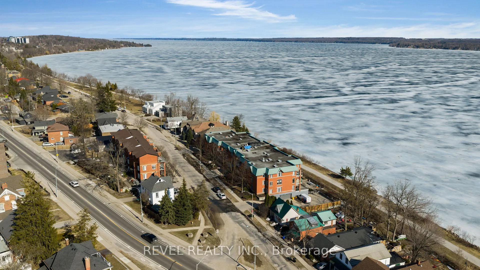 Photo 32 of Unit 304, 21 Kempenfelt Drive, Barrie, North Shore — HOMEH