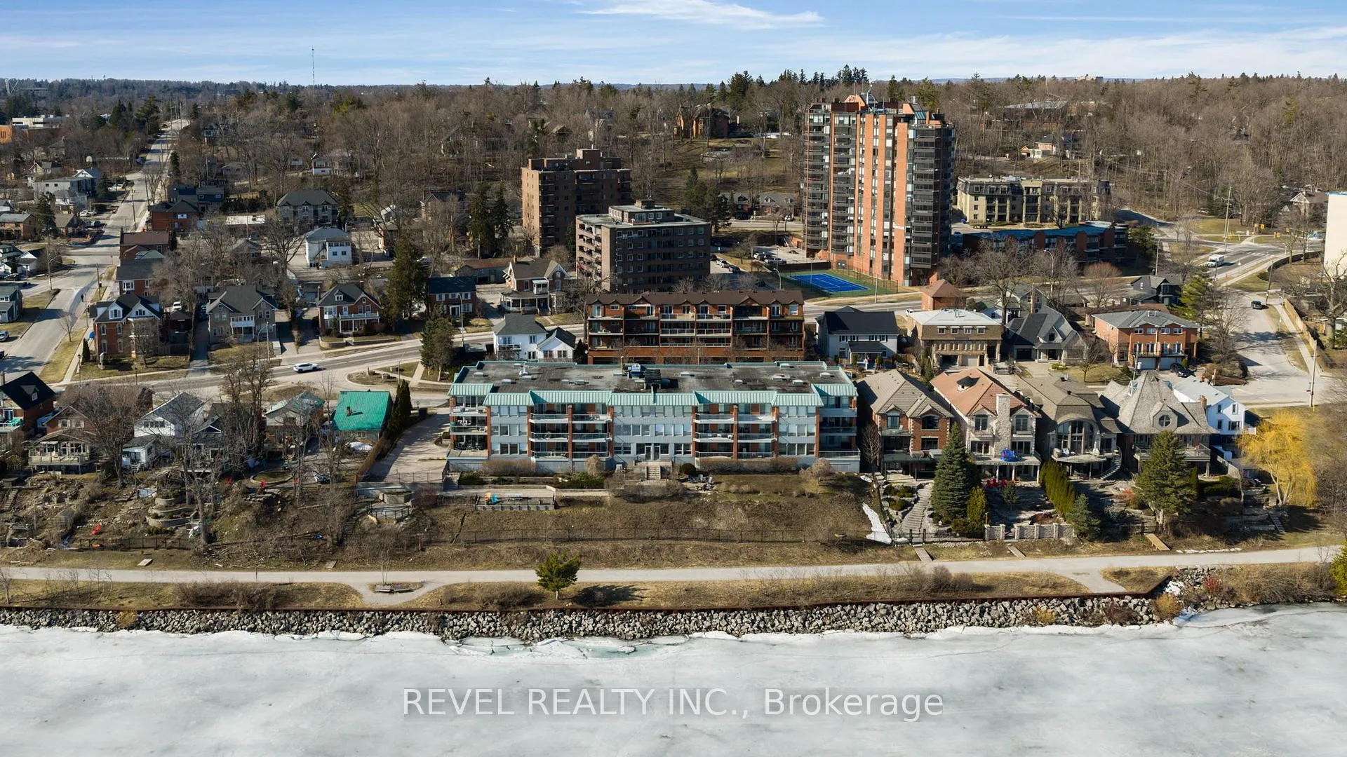 Photo 33 of Unit 304, 21 Kempenfelt Drive, Barrie, North Shore — HOMEH