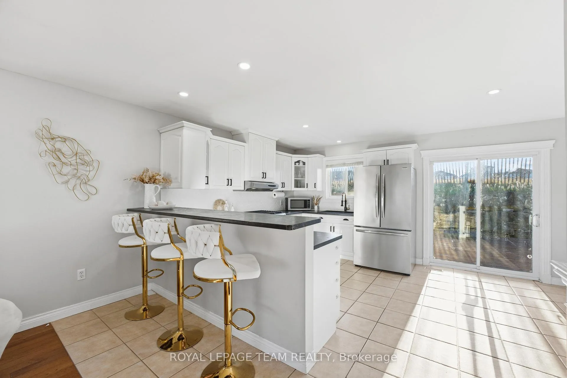 Photo 9 of 116 Mclachlin Street S, Arnprior — HOMEH