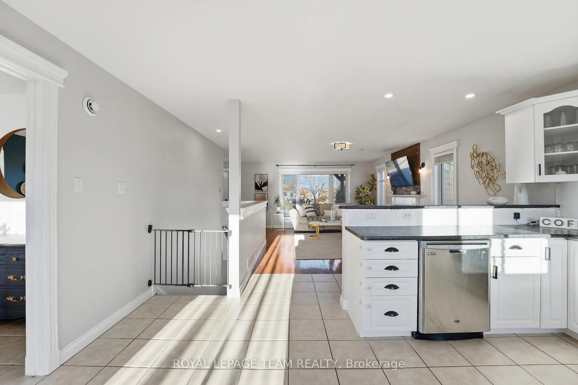 Photo 11 of 116 Mclachlin Street S, Arnprior — HOMEH