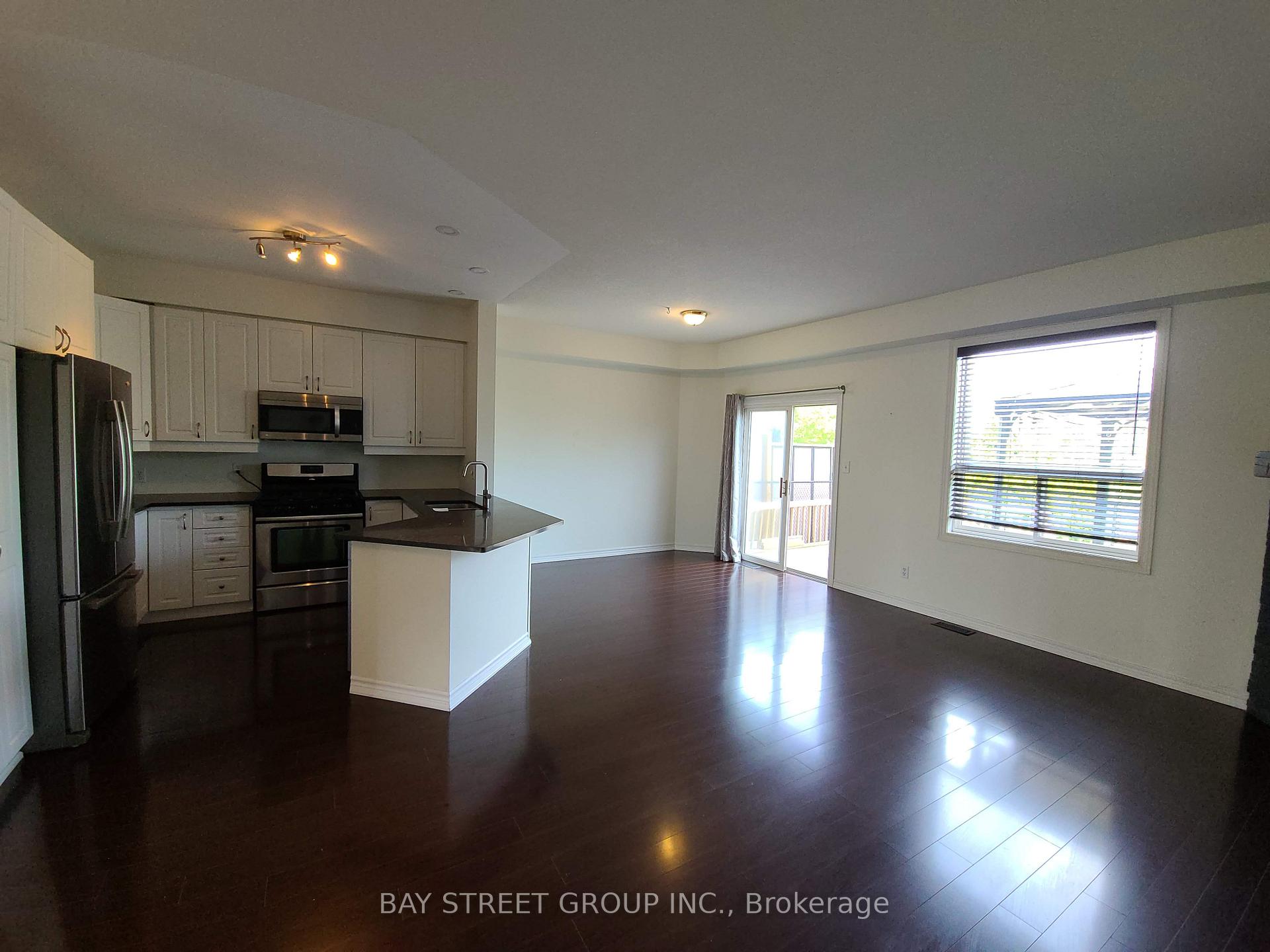 Photo 5 of 5321 Scotia Street, Burlington, Orchard — HOMEH