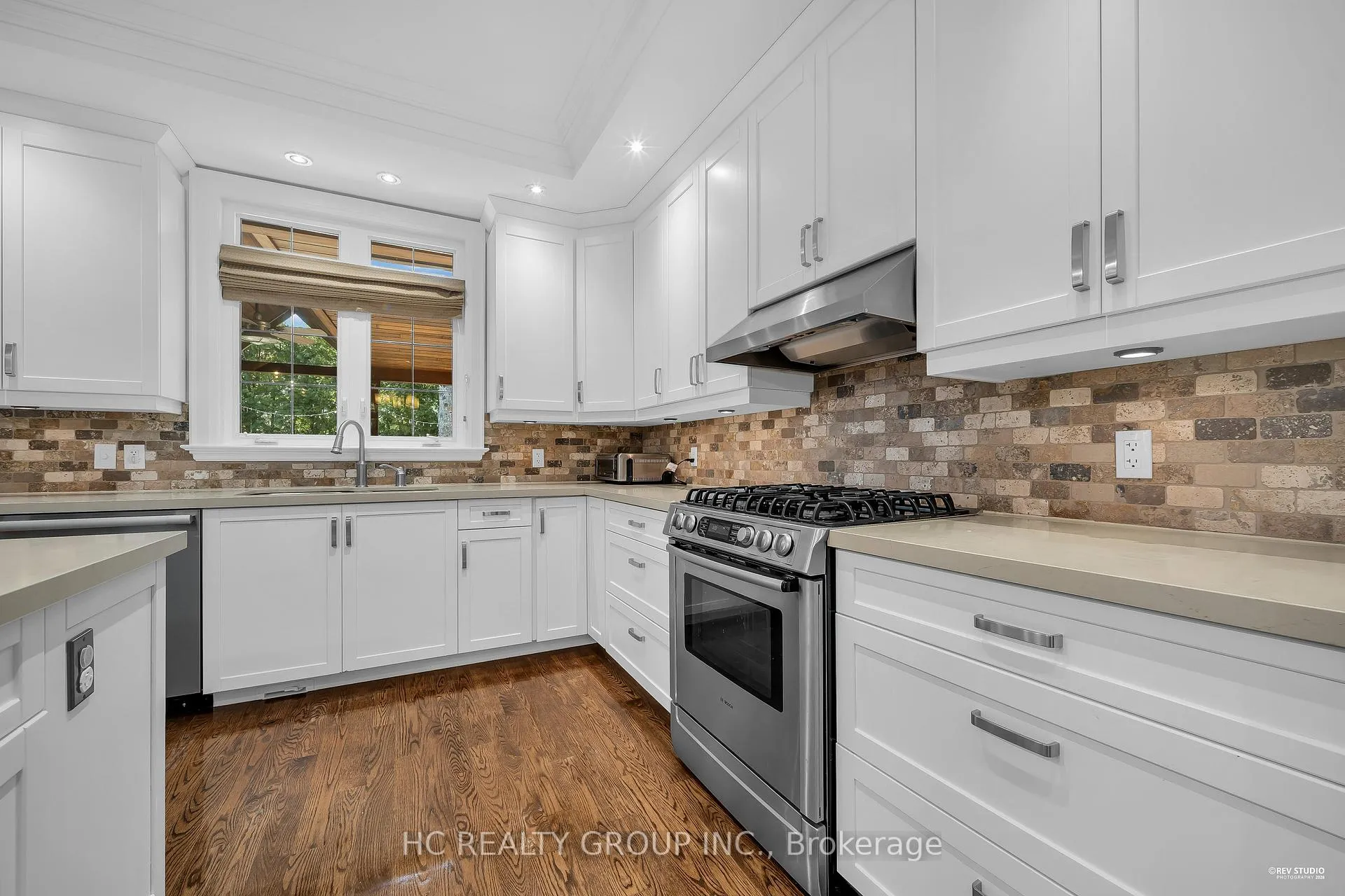 Photo 11 of 12 Rappert Avenue, North York, Bridle Path-Sunnybrook-York Mills — HOMEH