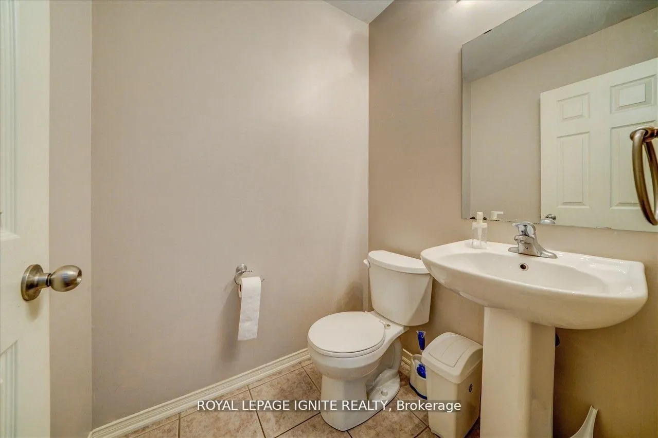 Photo 5 of 94 Gillett Drive, Ajax, Northeast Ajax — HOMEH